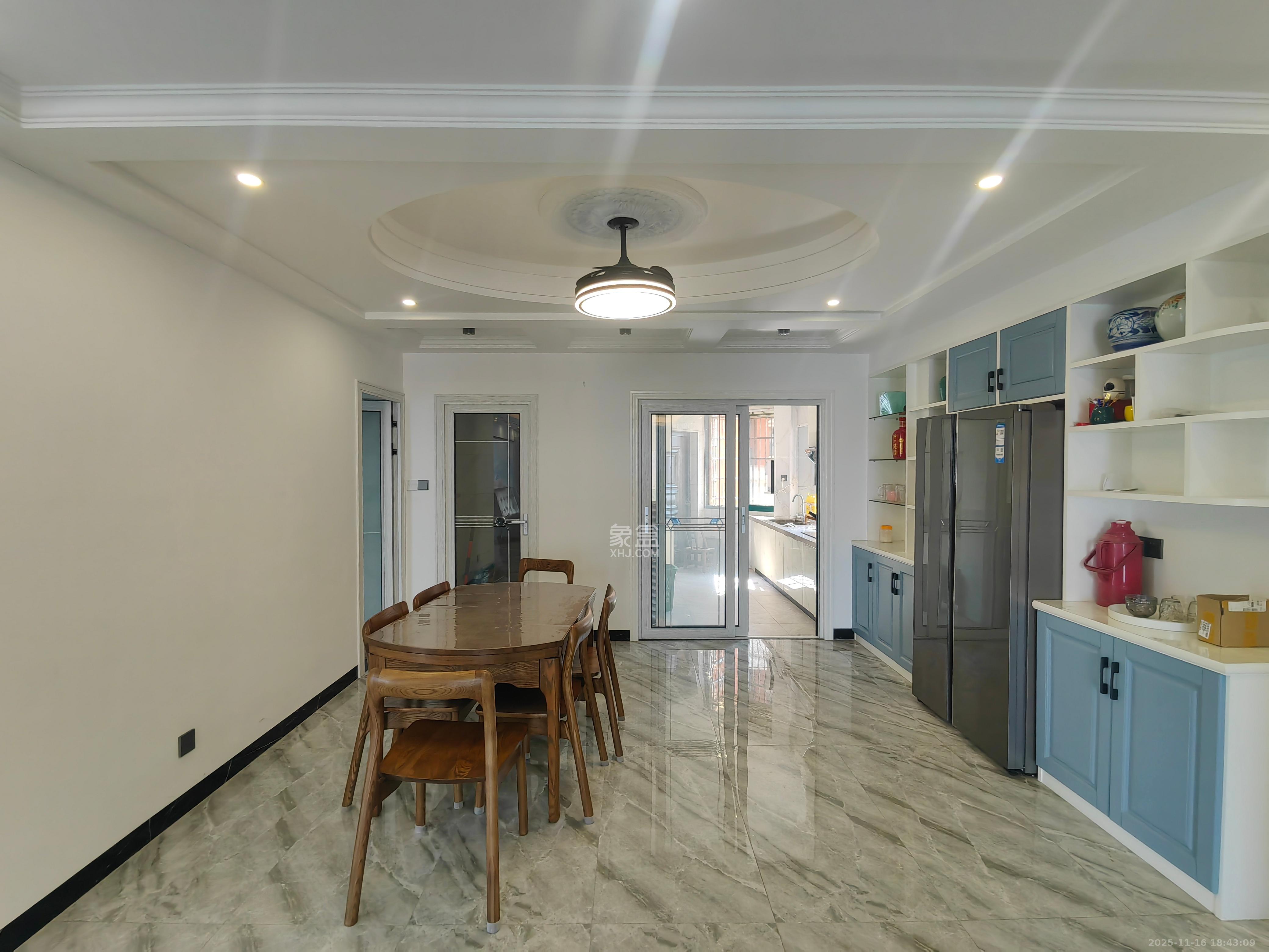 百合湖滨花园 4室2厅2卫 2400.0元/月 百合湖滨花园 4室2厅2卫 2400.0元/月室内图