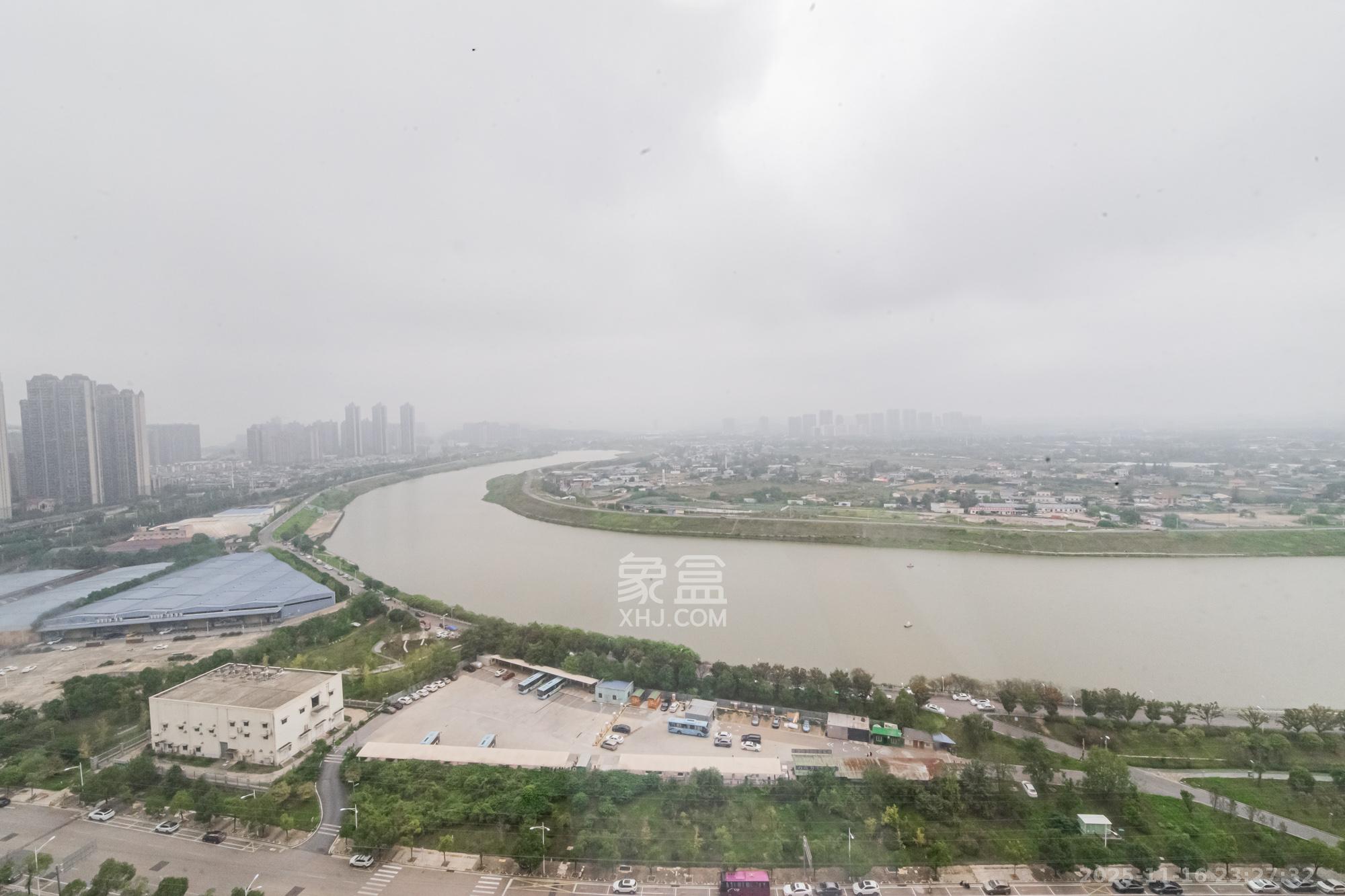 珠江郦城薰衣道 4室2厅2卫 132.0万 珠江郦城薰衣道 4室2厅2卫 132.0万其他