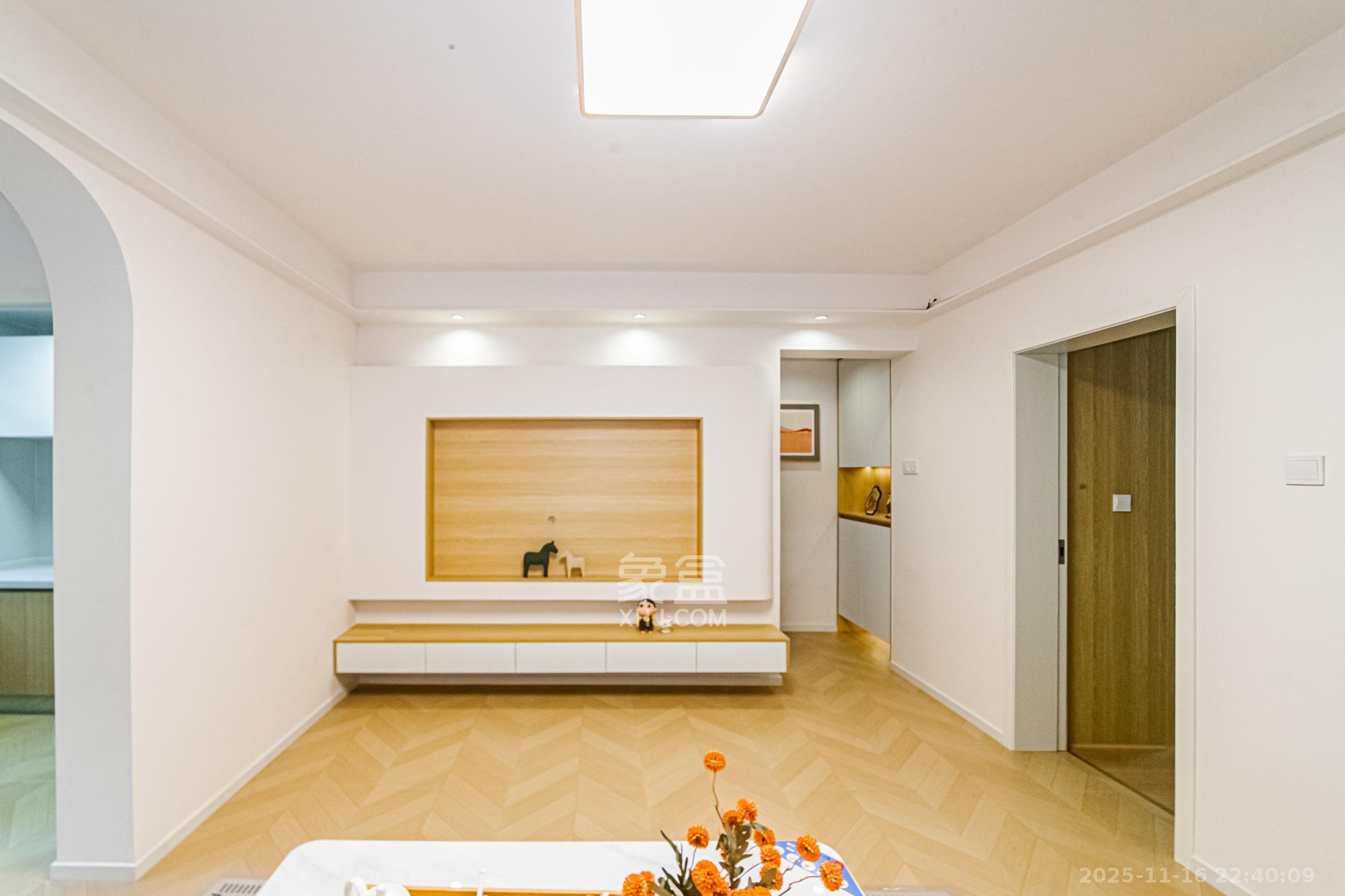 植物油宿舍 2室1厅1卫 58.8万 植物油宿舍 2室1厅1卫 58.8万客厅