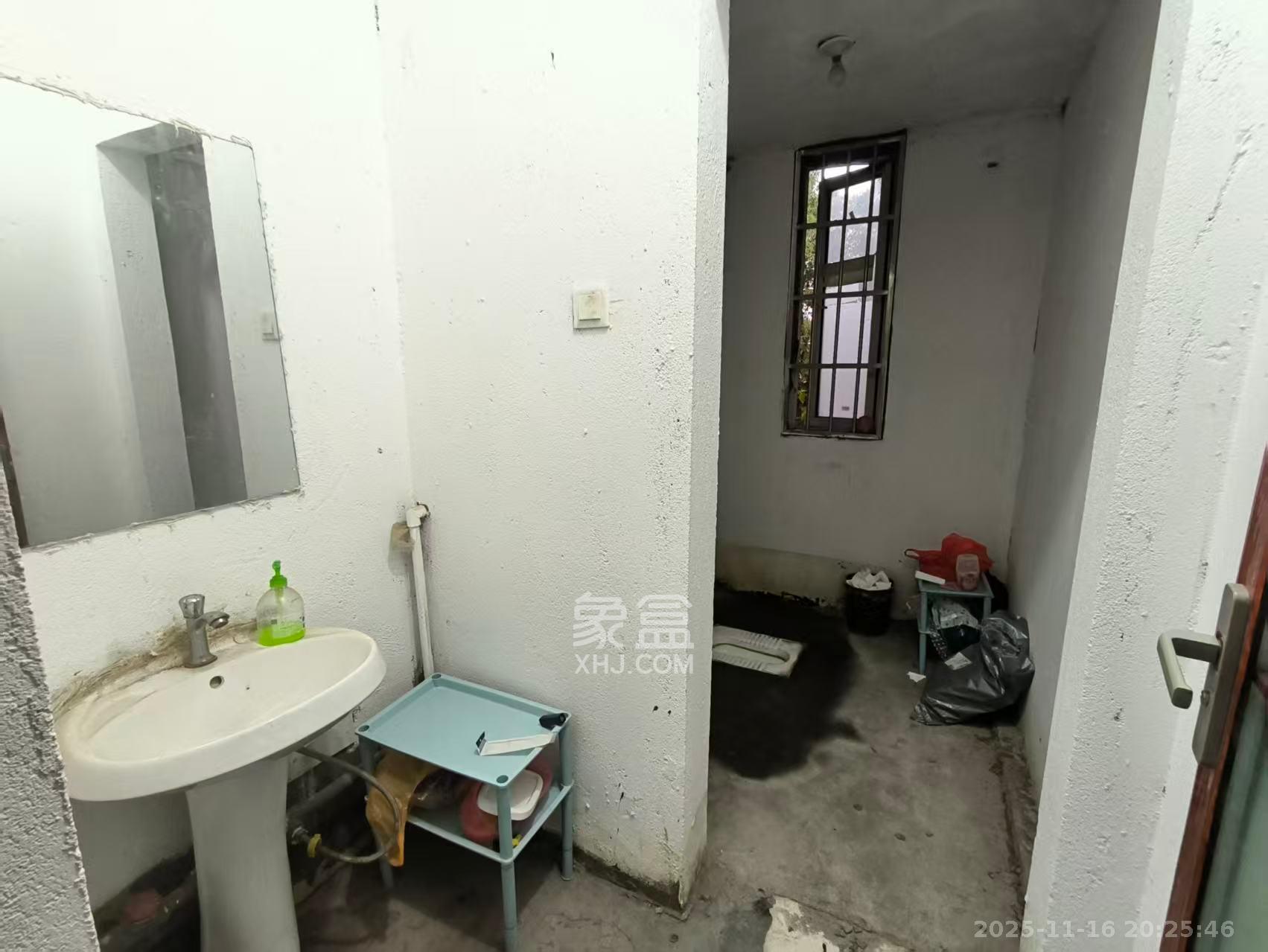 星城新宇川河苑 3室2厅1卫 2000.0元/月 星城新宇川河苑 3室2厅1卫 2000.0元/月室内图