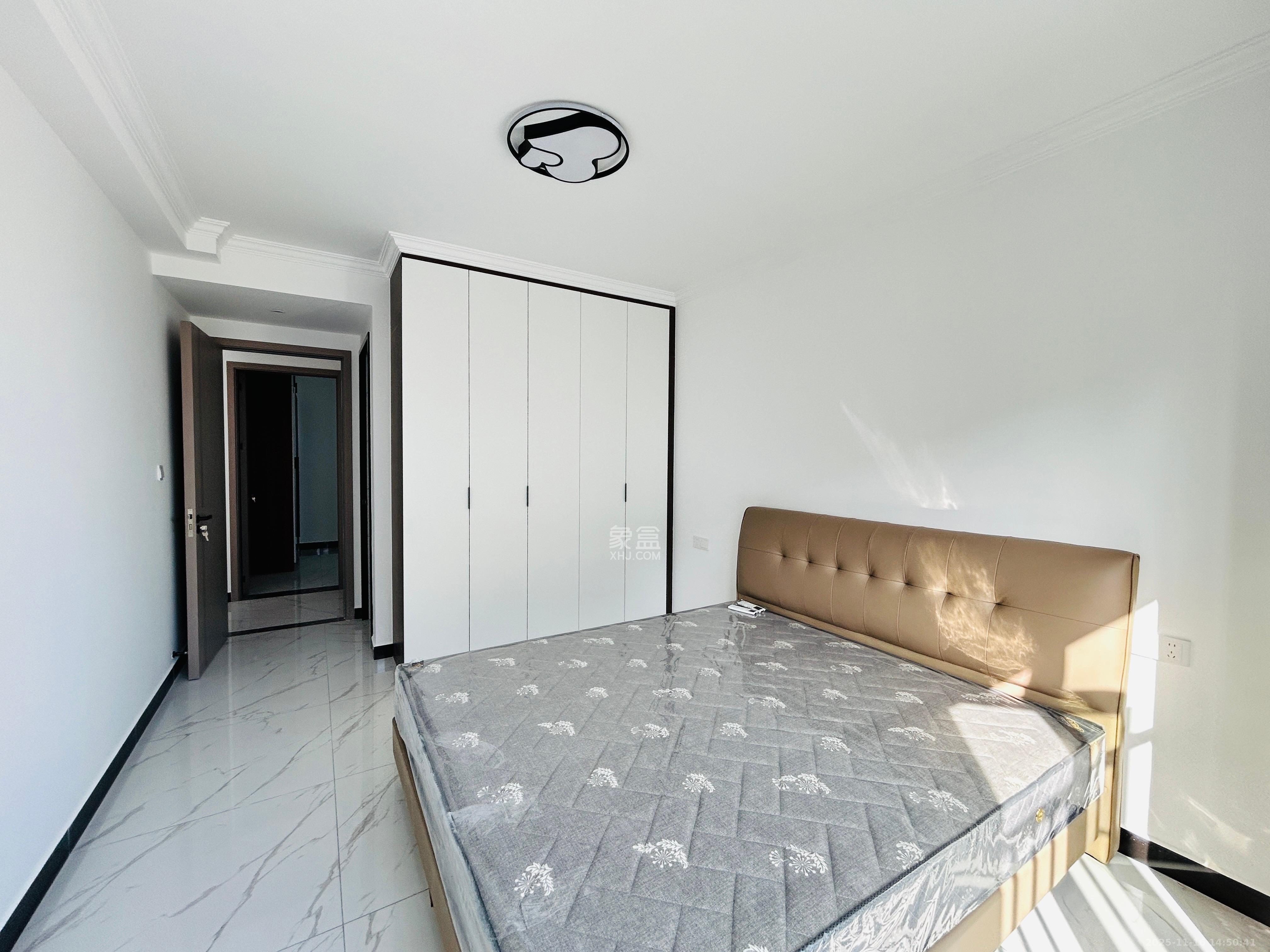 招商蛇口璀璨学府  3室2厅2卫    3000.0元/月室内图