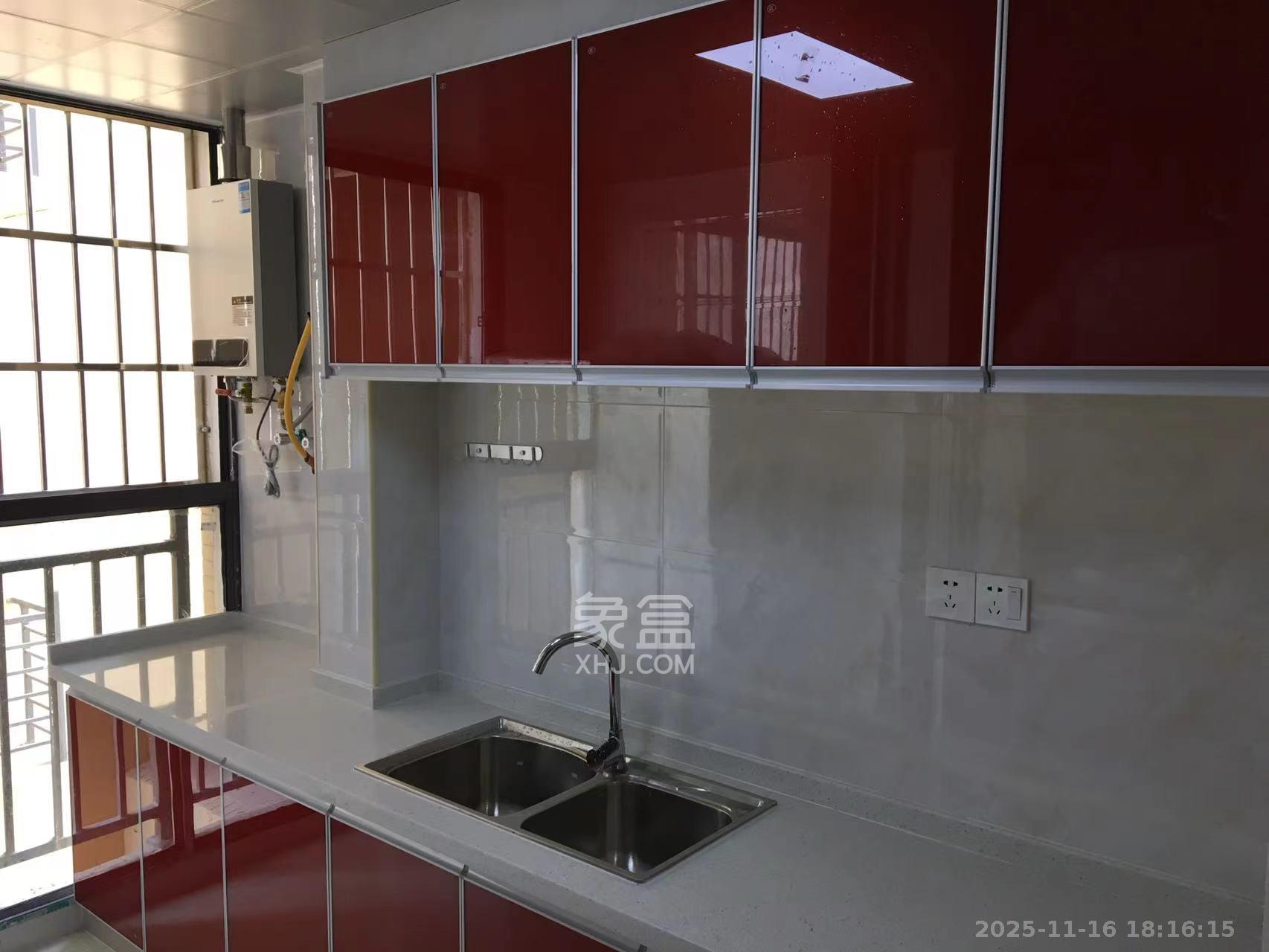 兴旺双铁城  1室2厅1卫    2450.0元/月室内图