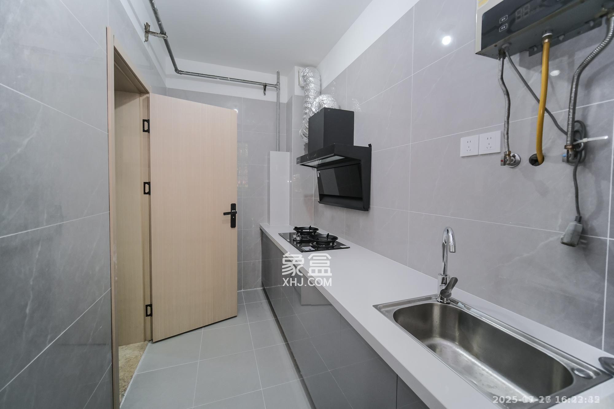 山水湾 3室2厅1卫 1600.0元/月 山水湾 3室2厅1卫 1600.0元/月室内图