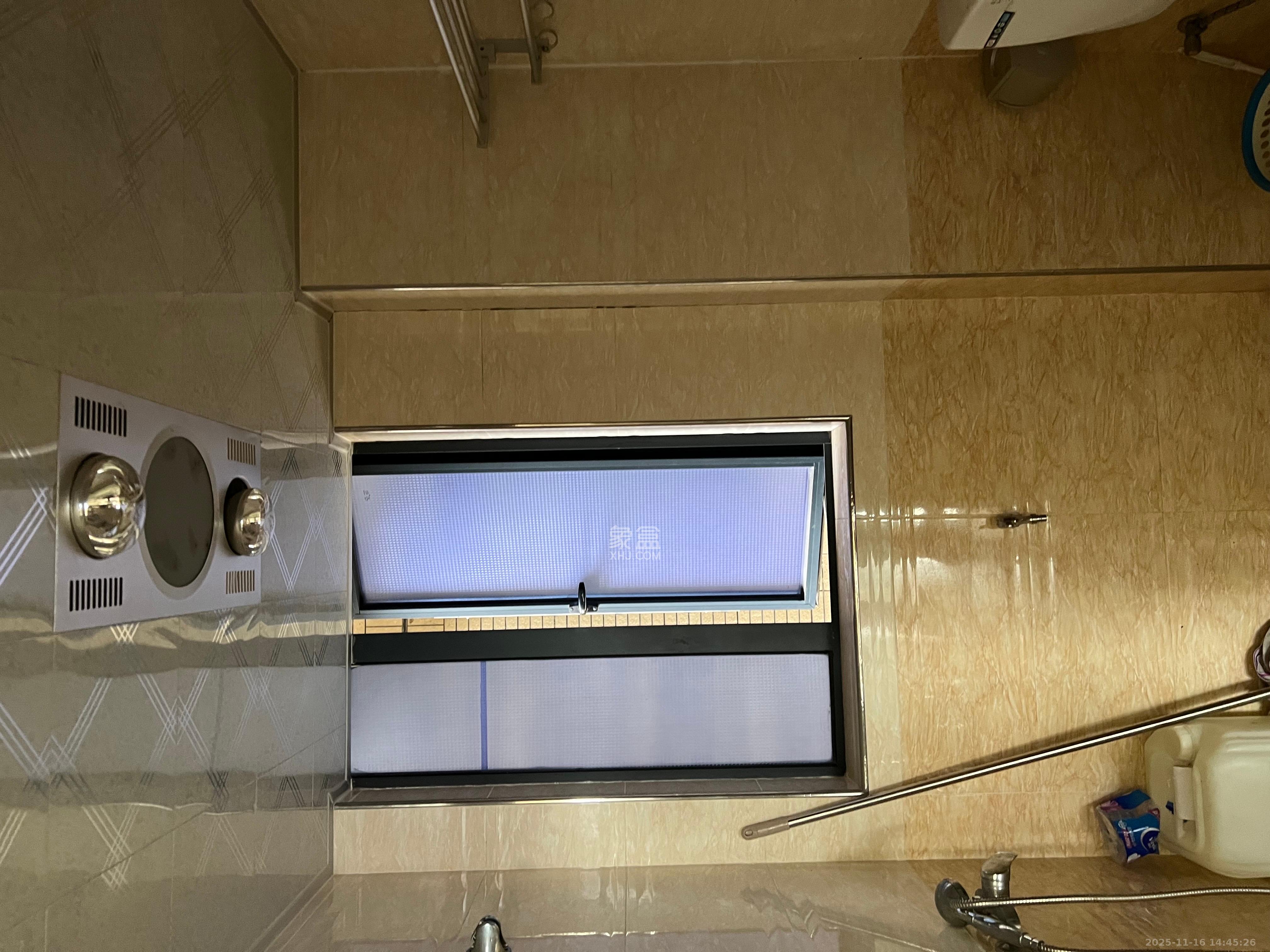 东城港   100.0㎡      5000.0元/月室内图