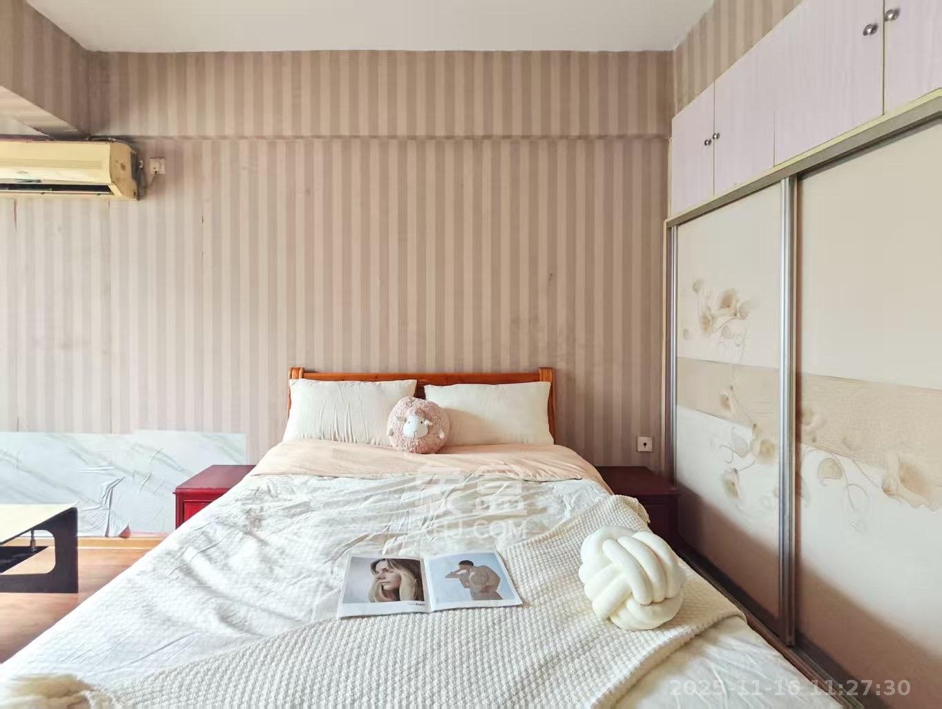 阳光锦城  1室1厅1卫    1300.0元/月室内图