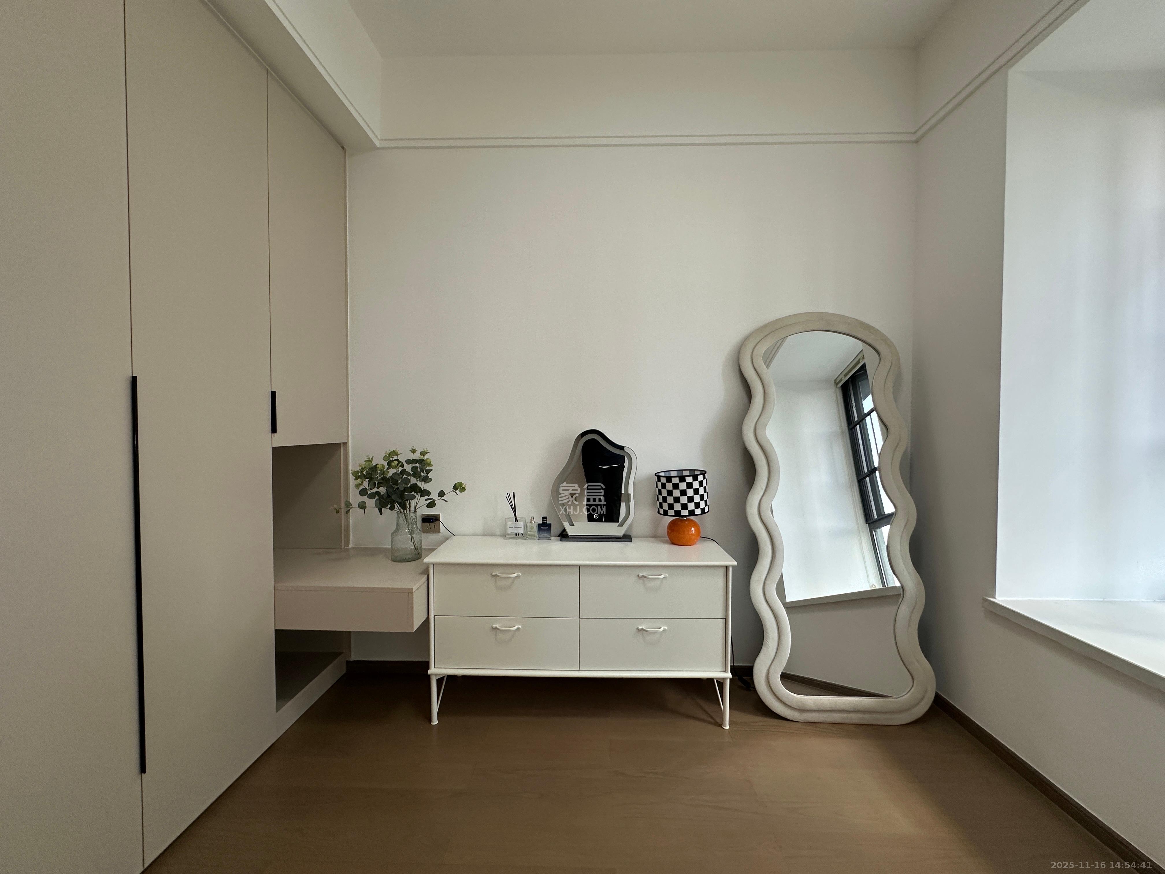 复地滨江金融中心  4室2厅2卫    6900.0元/月室内图