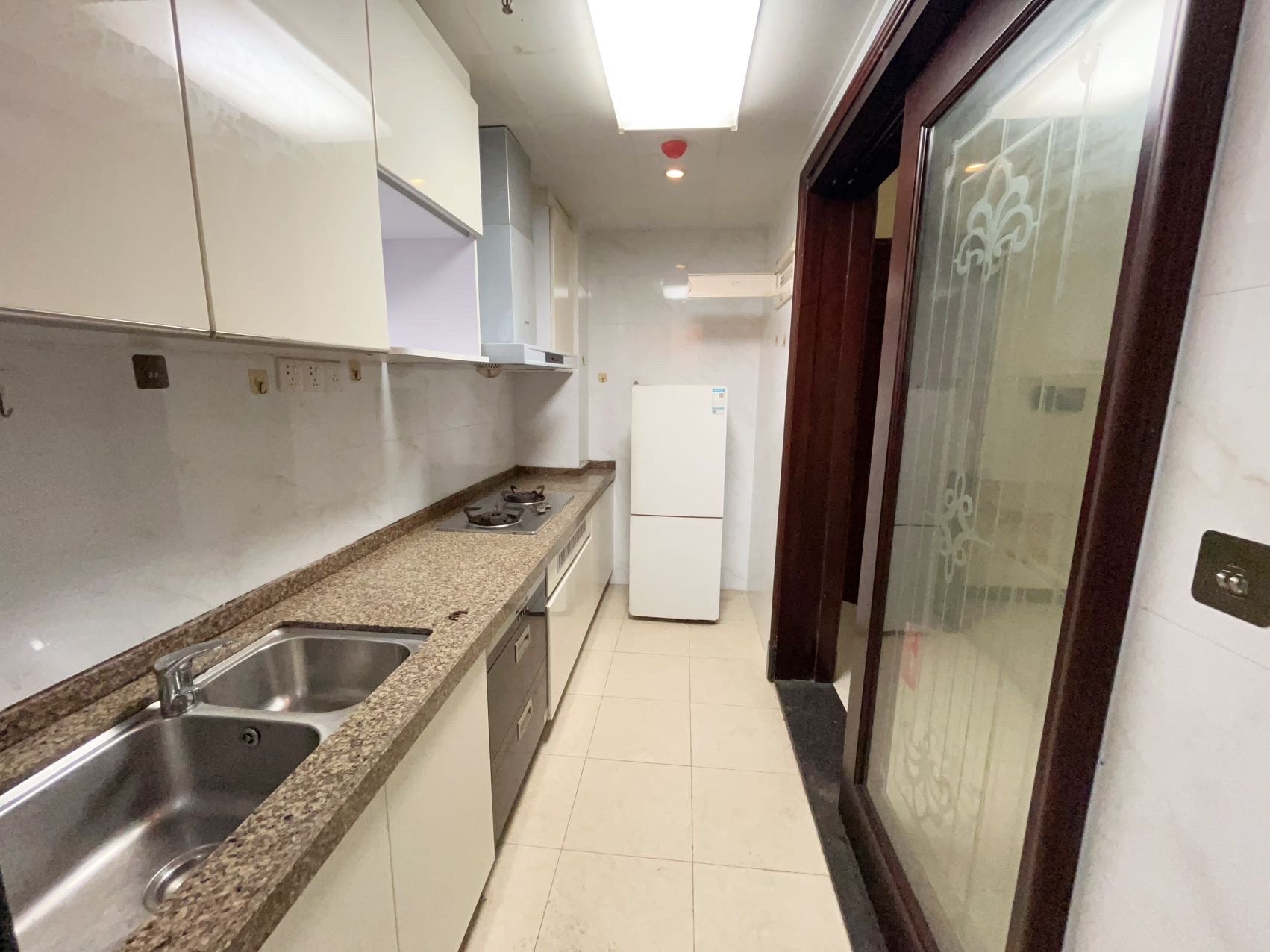 恒大海口文化旅游城 3室2厅2卫 2400.0元/月 恒大海口文化旅游城 3室2厅2卫 2400.0元/月室内图