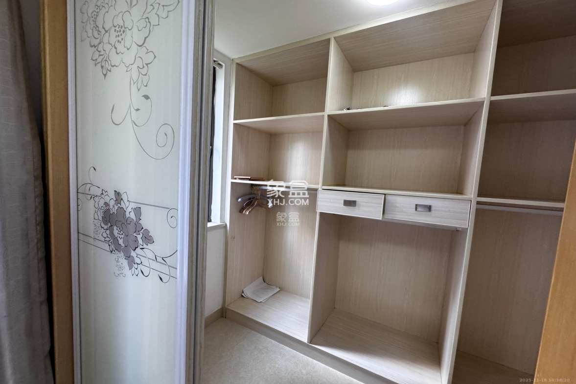 雨花公馆(紫苔名苑) 3室2厅1卫 2700.0元/月 雨花公馆(紫苔名苑) 3室2厅1卫 2700.0元/月室内图