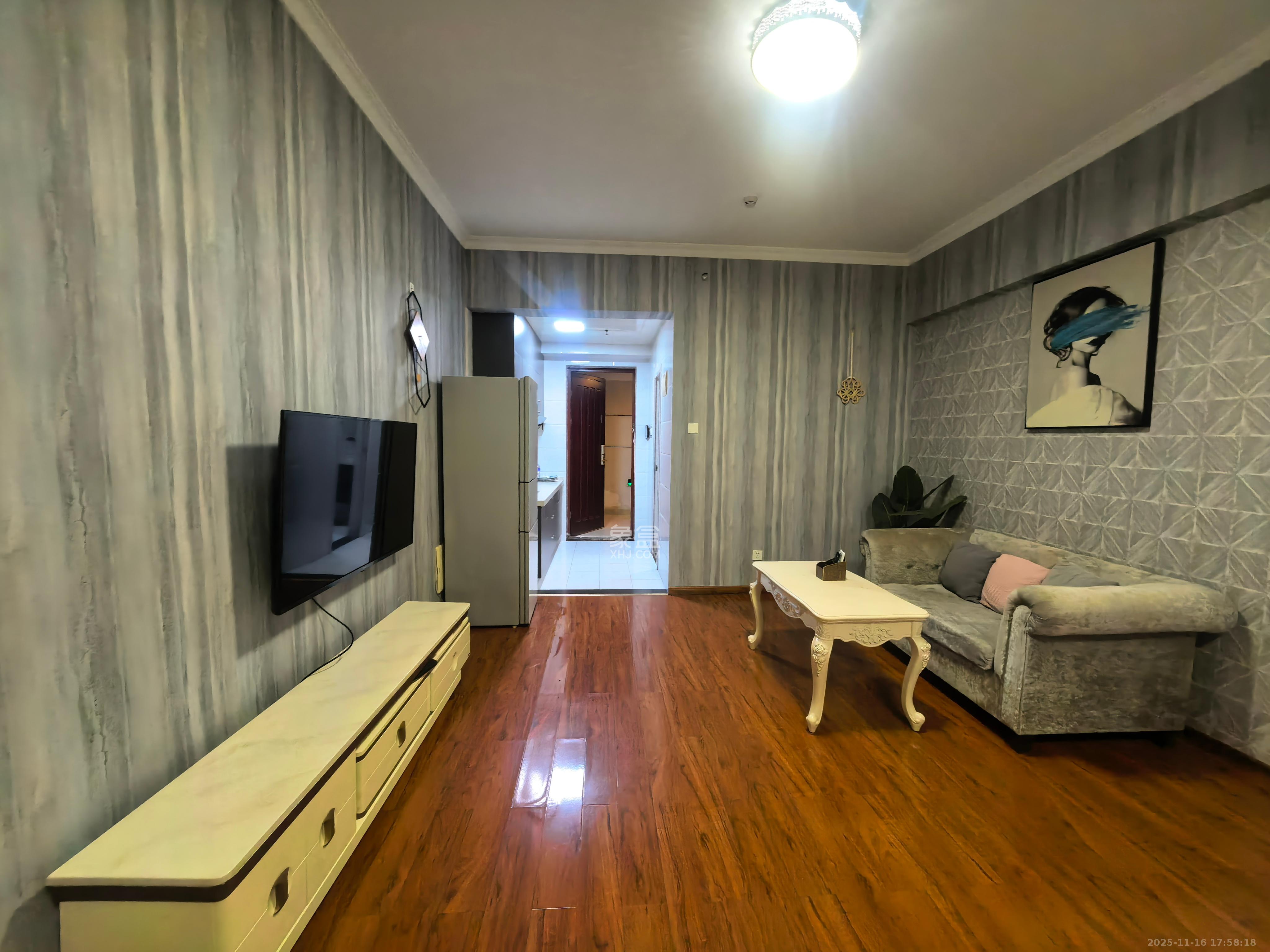 京武浪琴山一、二期 1室1厅1卫 1900.0元/月 京武浪琴山一、二期 1室1厅1卫 1900.0元/月室内图