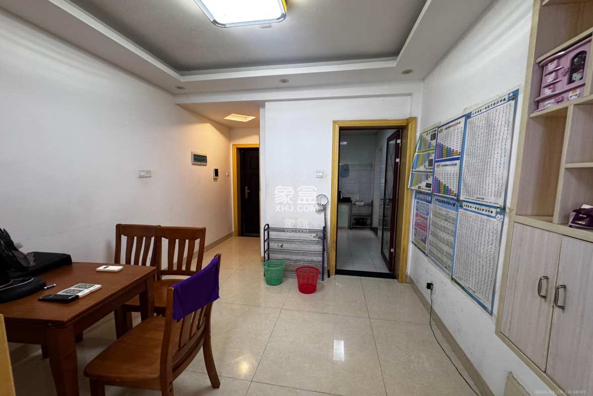 雨花公馆(紫苔名苑) 3室2厅1卫 2700.0元/月 雨花公馆(紫苔名苑) 3室2厅1卫 2700.0元/月室内图