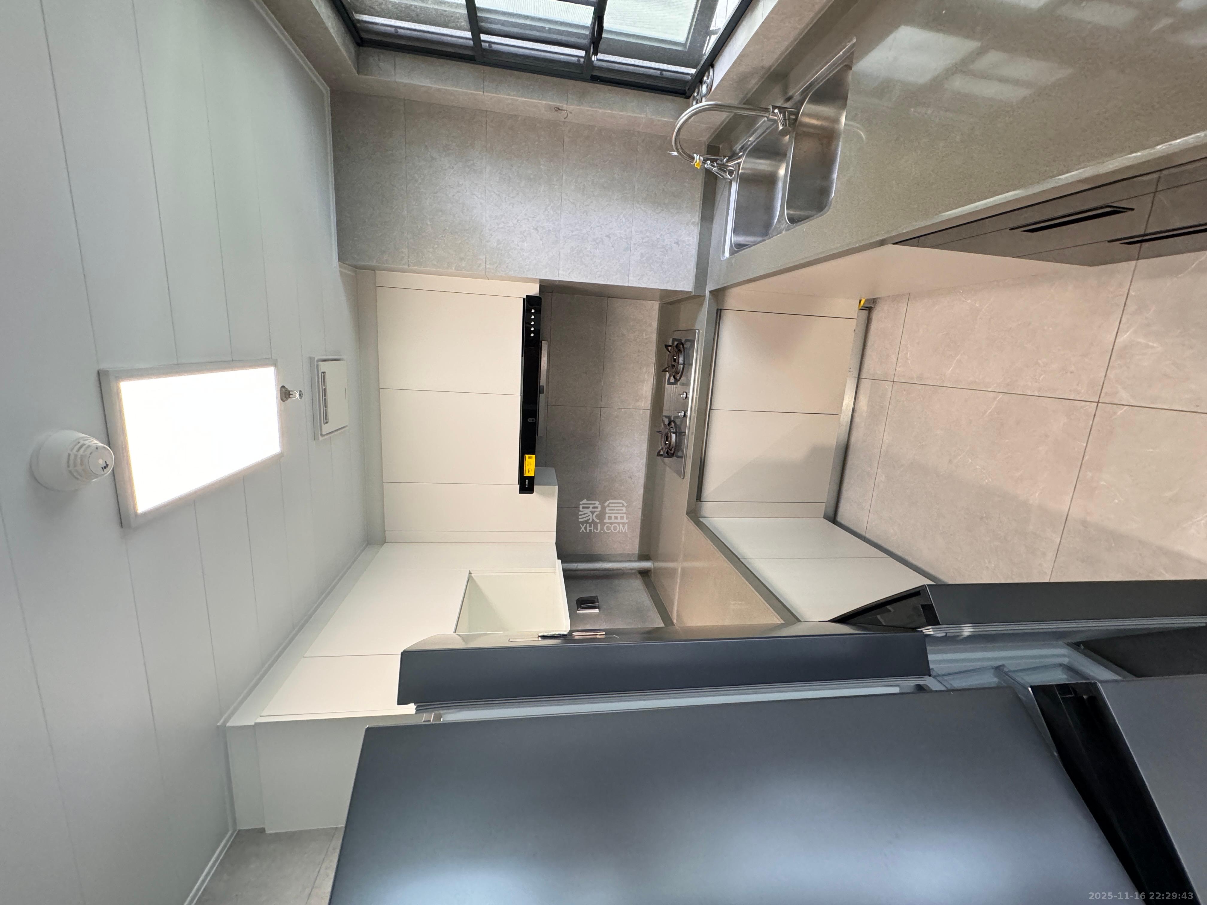 时代梅溪领峰  4室2厅2卫    5000.0元/月室内图