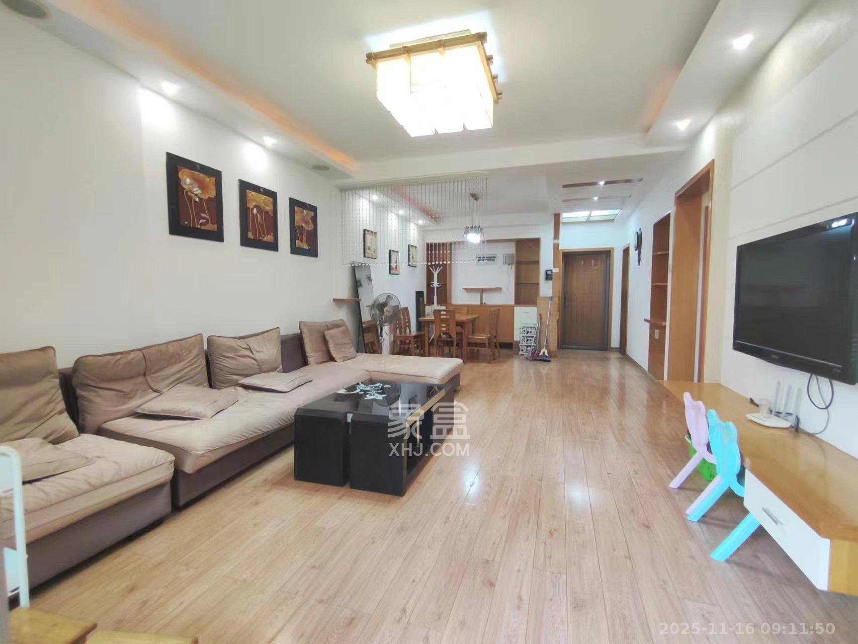 新城新世界一二三期  2室2厅1卫    2500.0元/月室内图