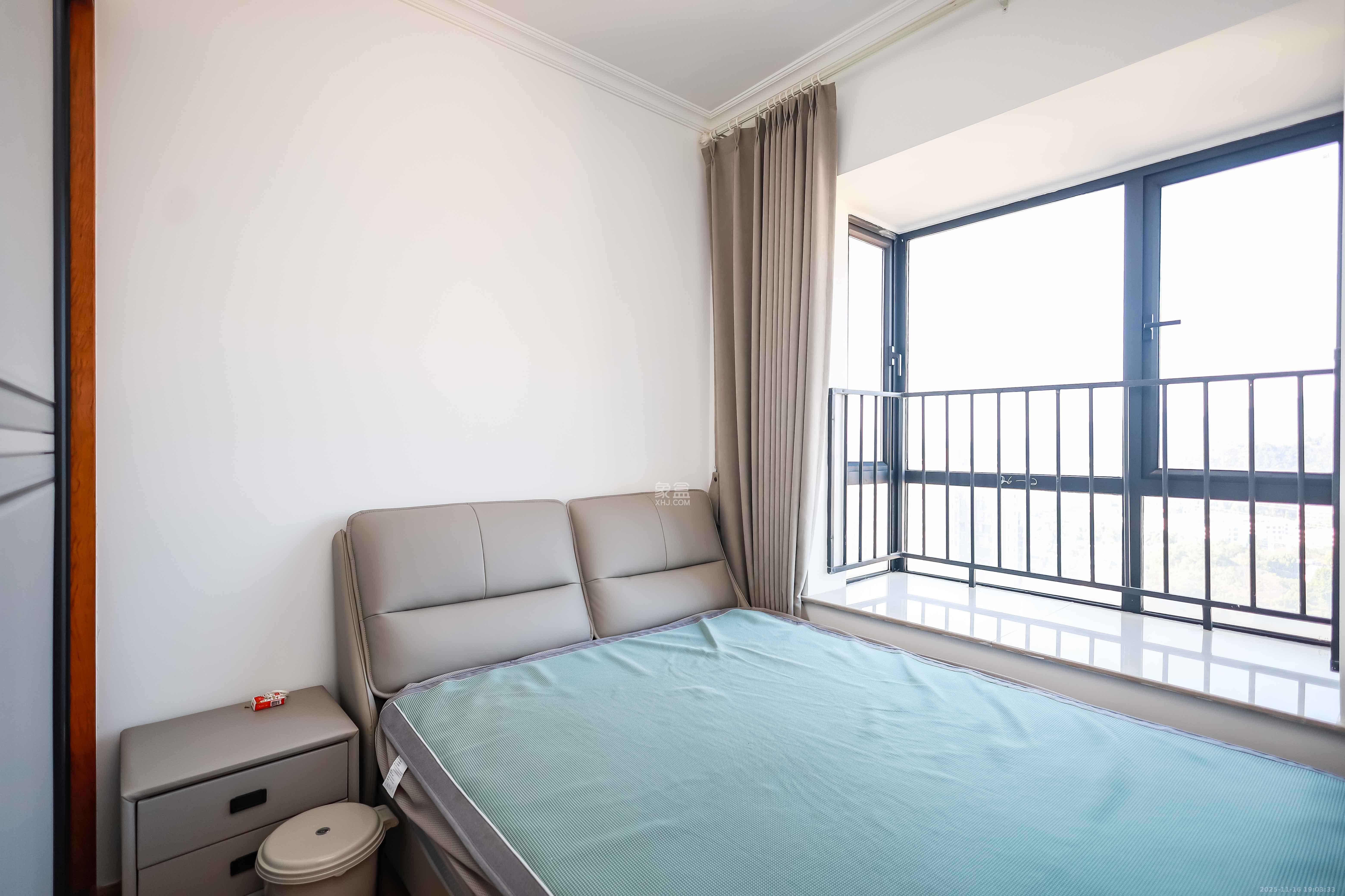 莱茵城  3室2厅2卫    78.0万卧室