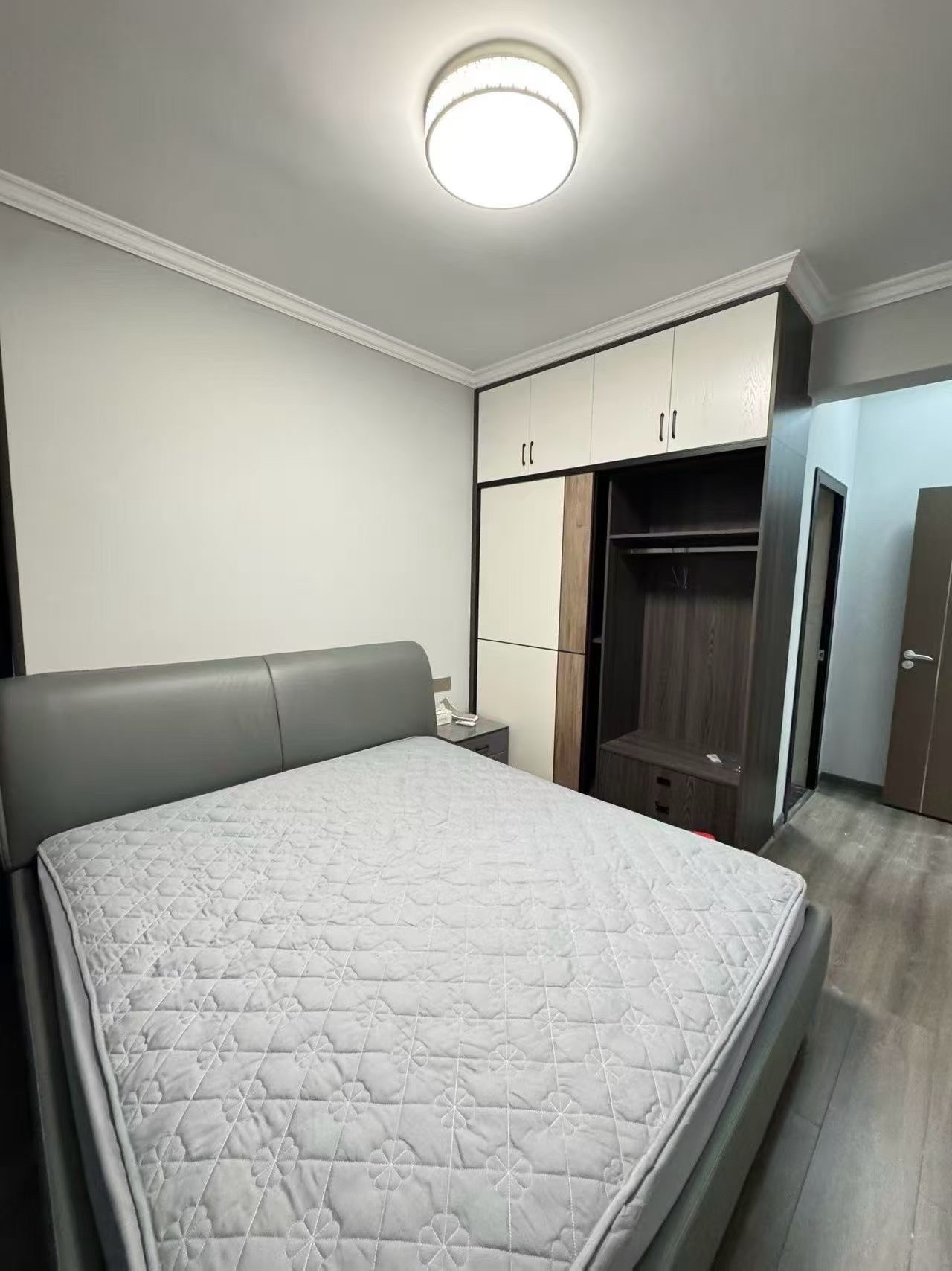 江岸公馆  1室1厅1卫    2200.0元/月室内图