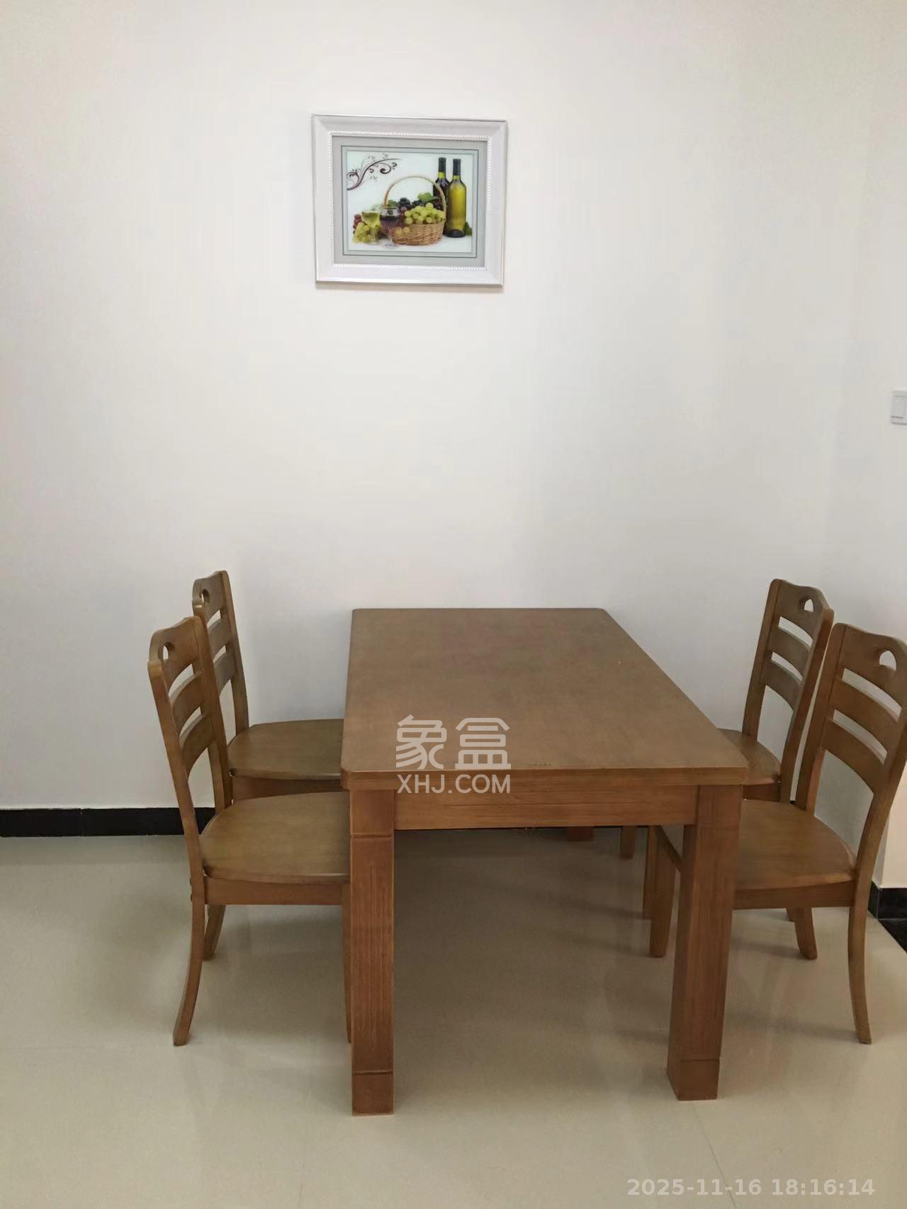 兴旺双铁城  1室2厅1卫    2450.0元/月室内图