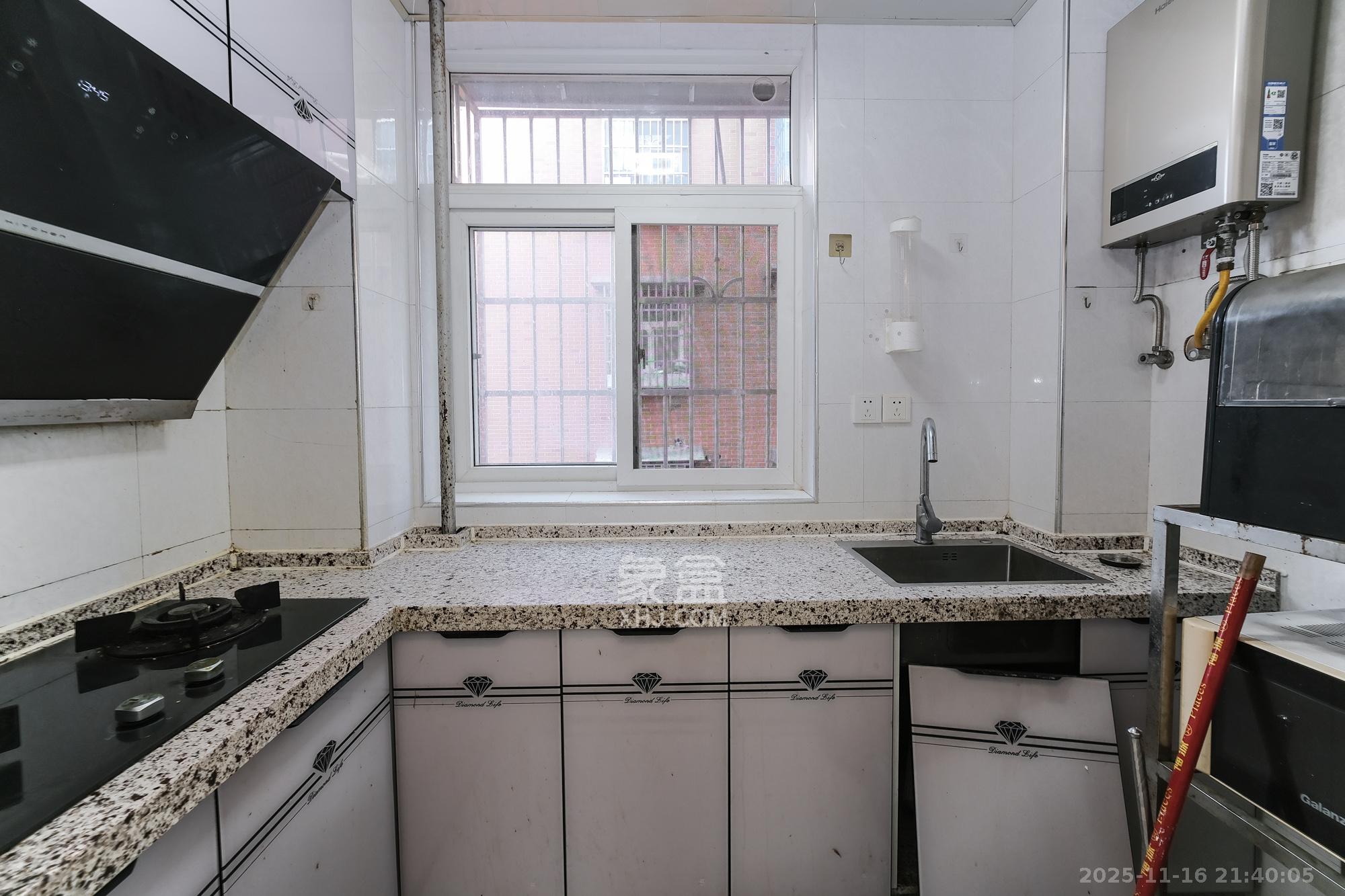 湘瑞家园 3室2厅1卫 49.8万 湘瑞家园 3室2厅1卫 49.8万厨房