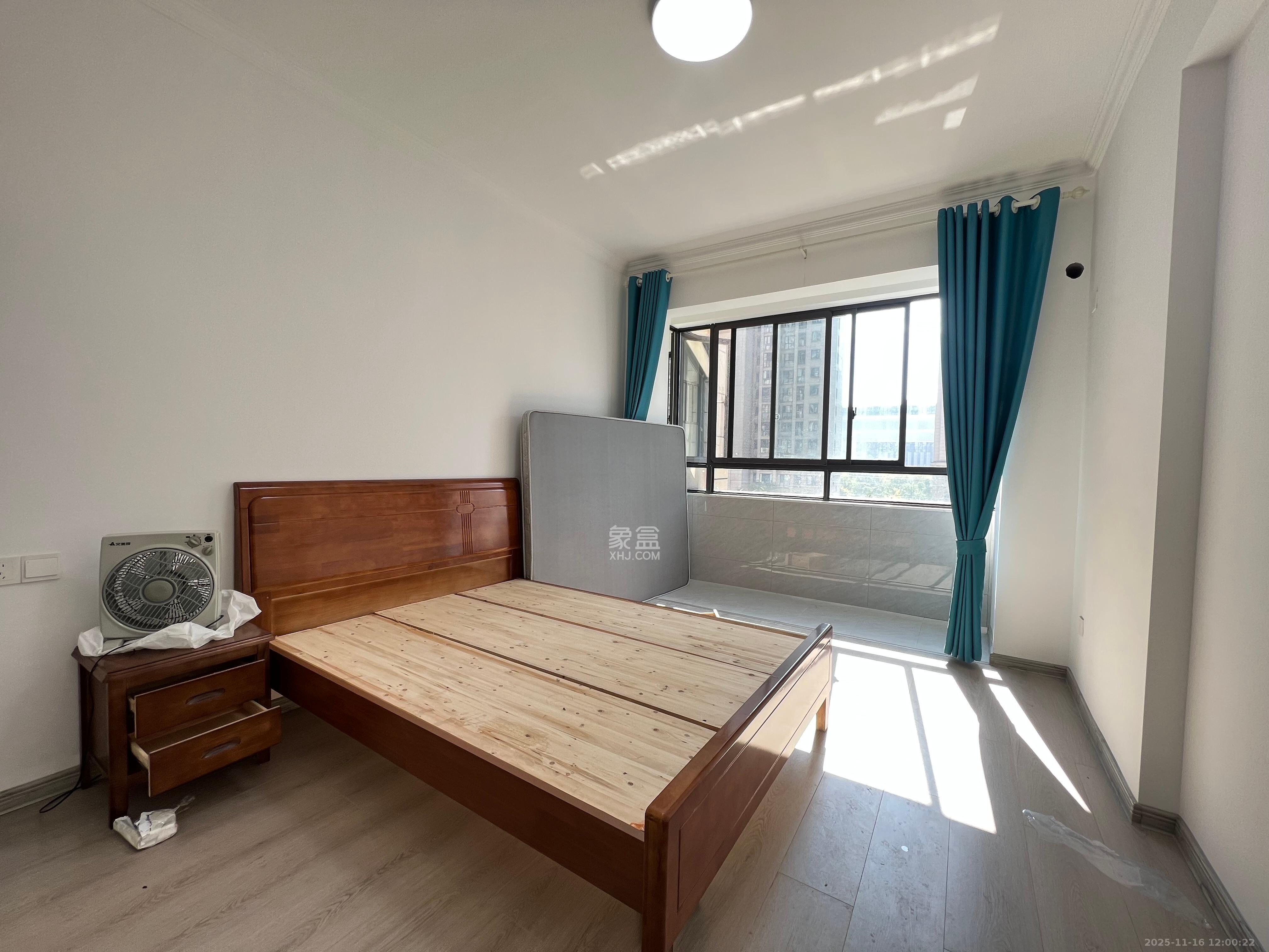 阳光丽城二期  4室2厅2卫    3500.0元/月室内图