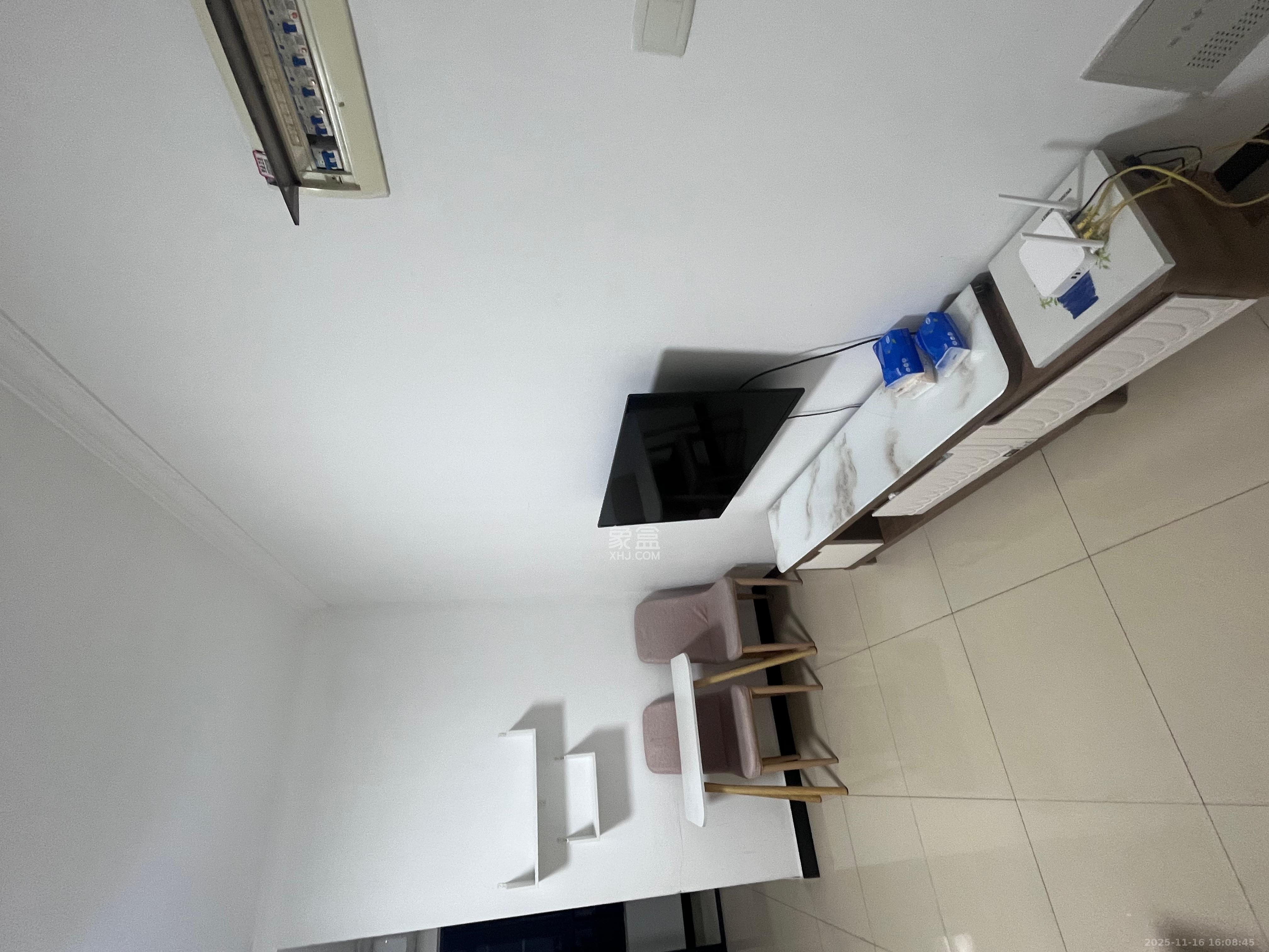 圭塘三小区 1室1厅1卫 1600.0元/月 圭塘三小区 1室1厅1卫 1600.0元/月室内图