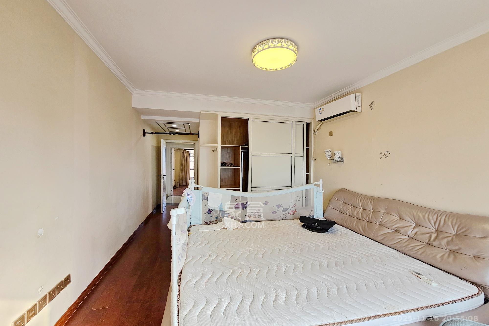 嘉宇盛世华章 3室2厅2卫 100.0万 嘉宇盛世华章 3室2厅2卫 100.0万卧室