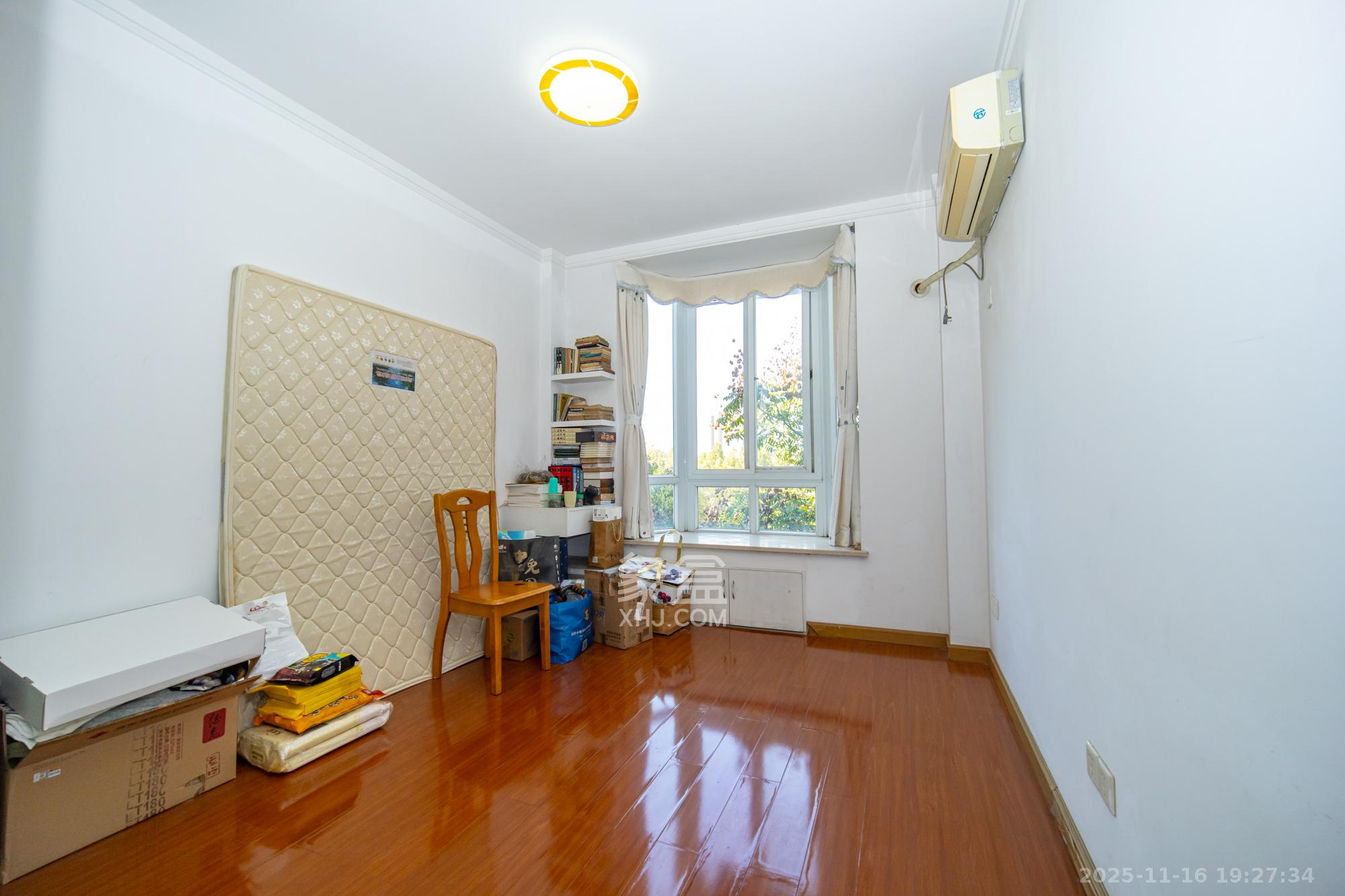 山水芙蓉国际新城  5室2厅2卫    68.0万卧室