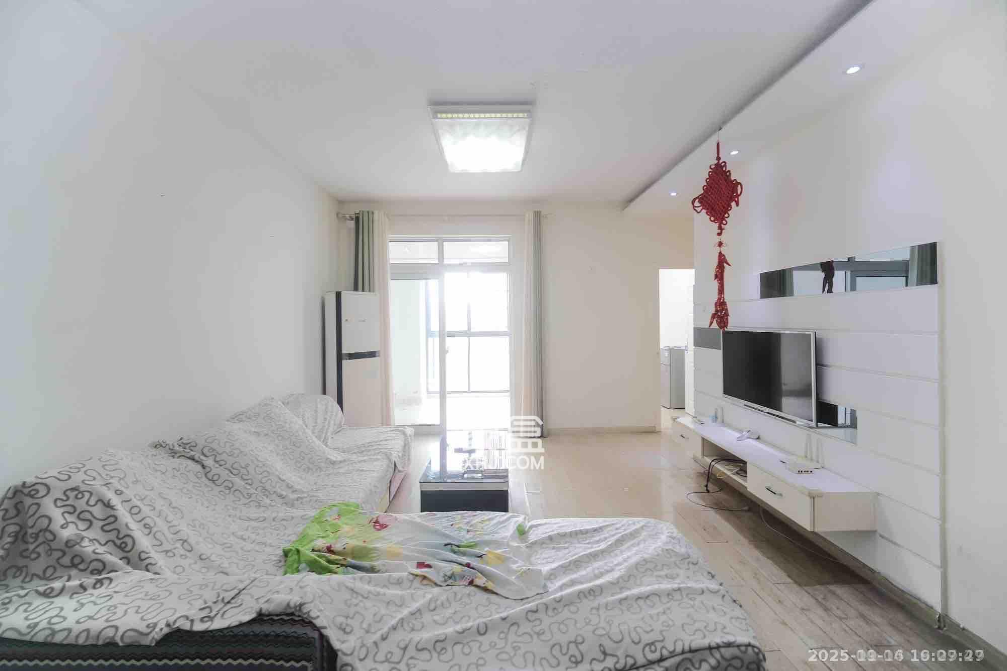 山水湾  3室2厅1卫    1600.0元/月