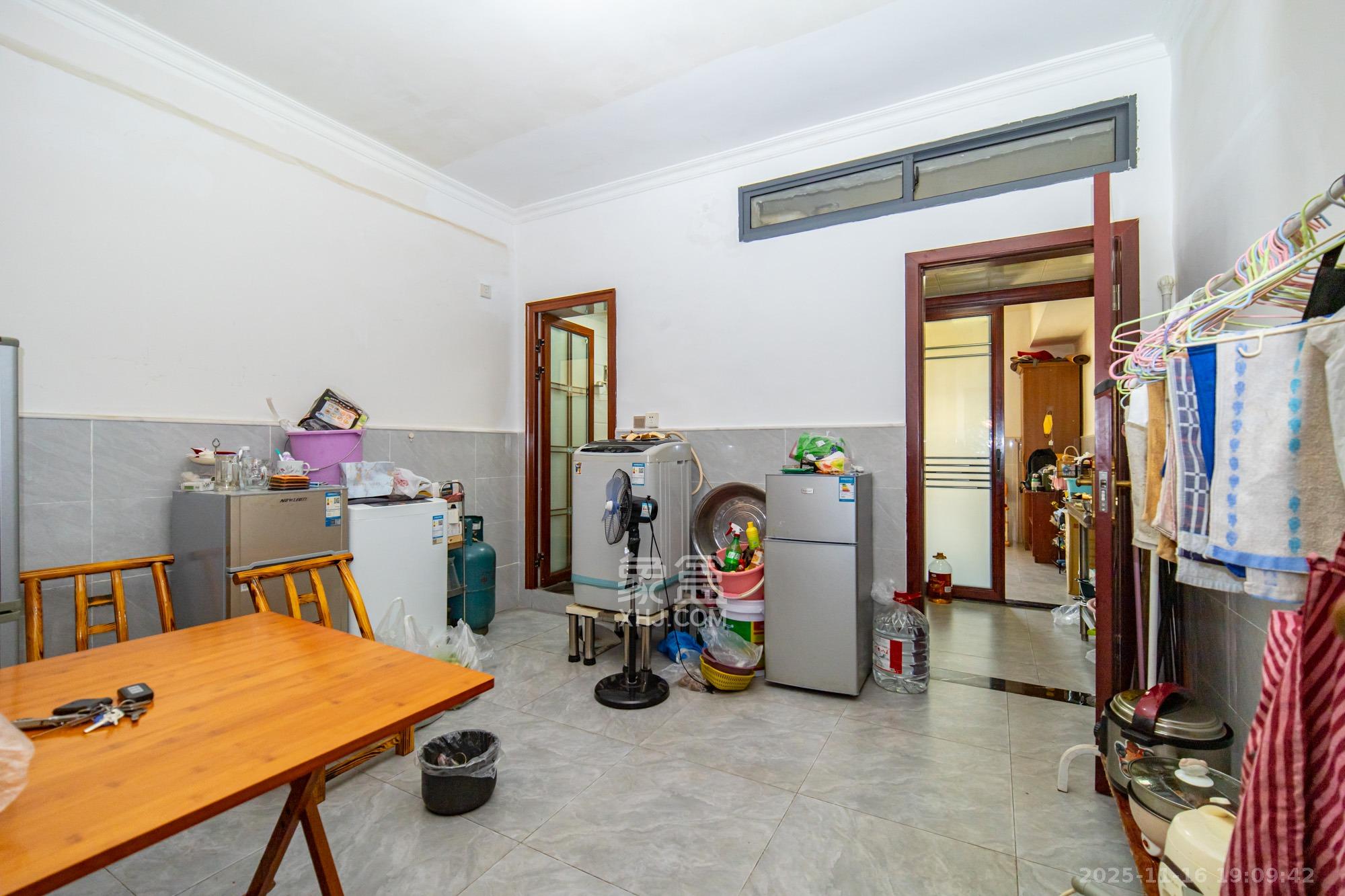 星沙三区  12室6厅12卫    269.8万客厅