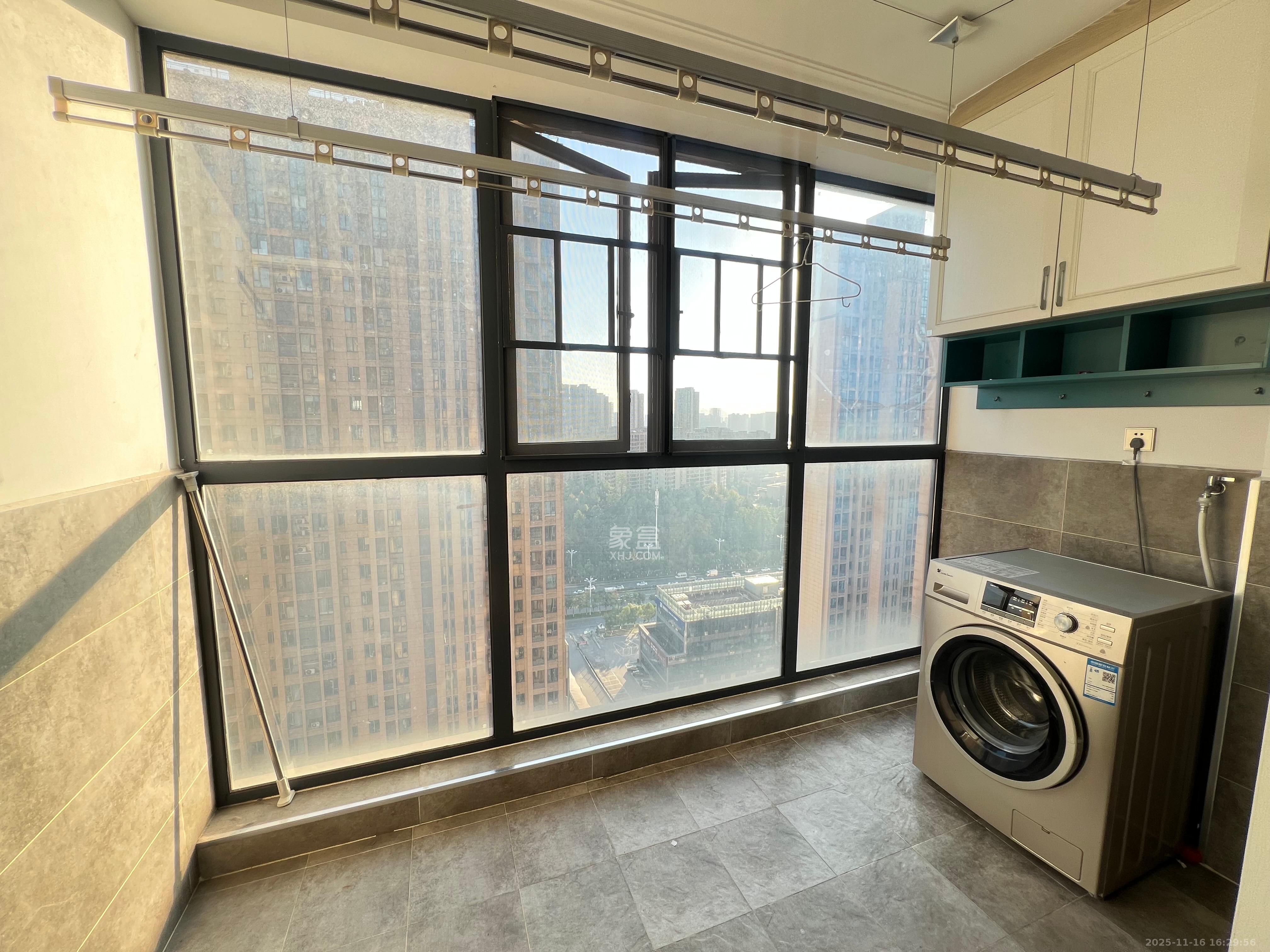 荣盛花语馨苑  2室2厅1卫    2500.0元/月室内图