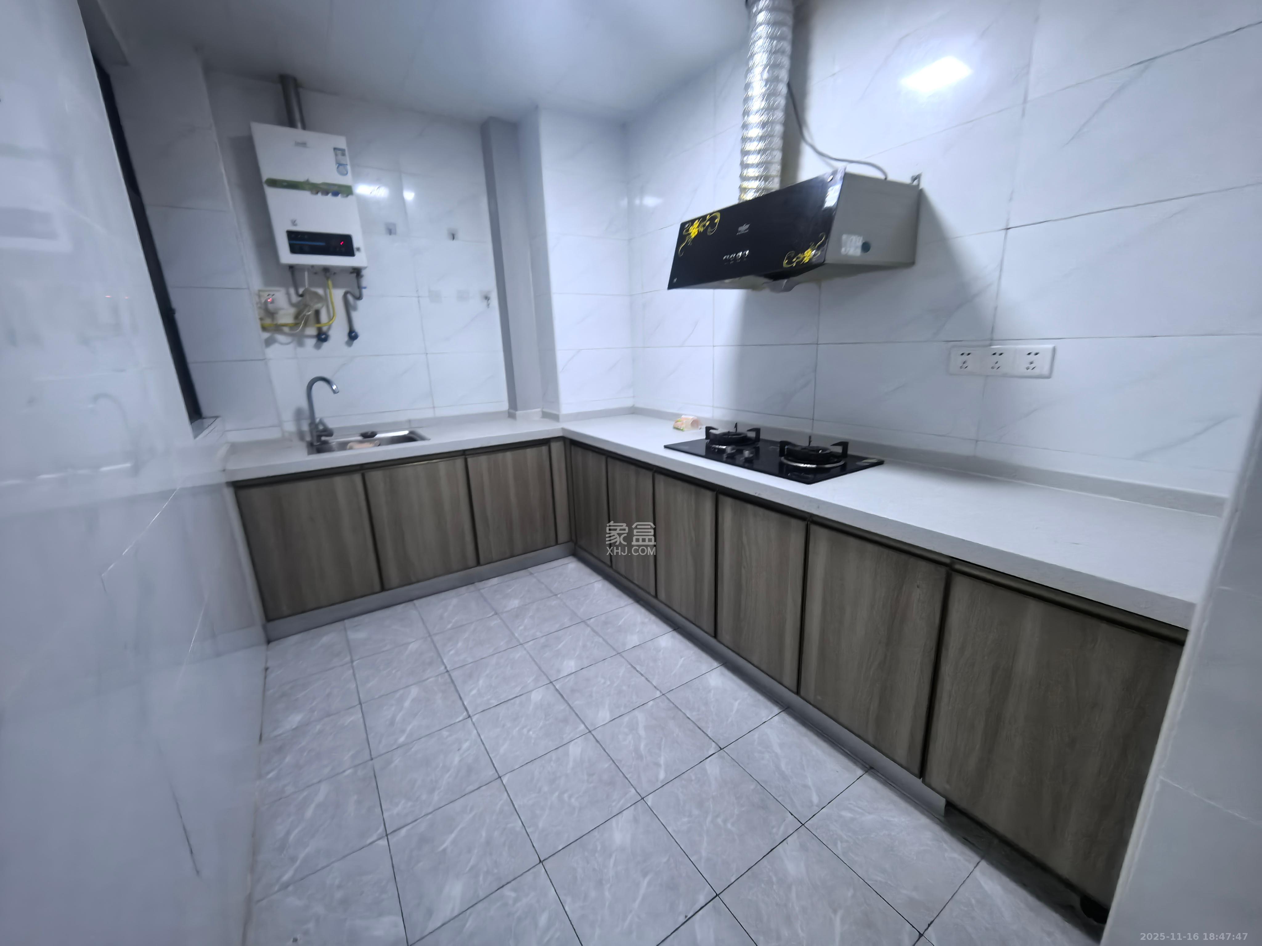 梦想枫林湾  3室2厅2卫    2800.0元/月室内图