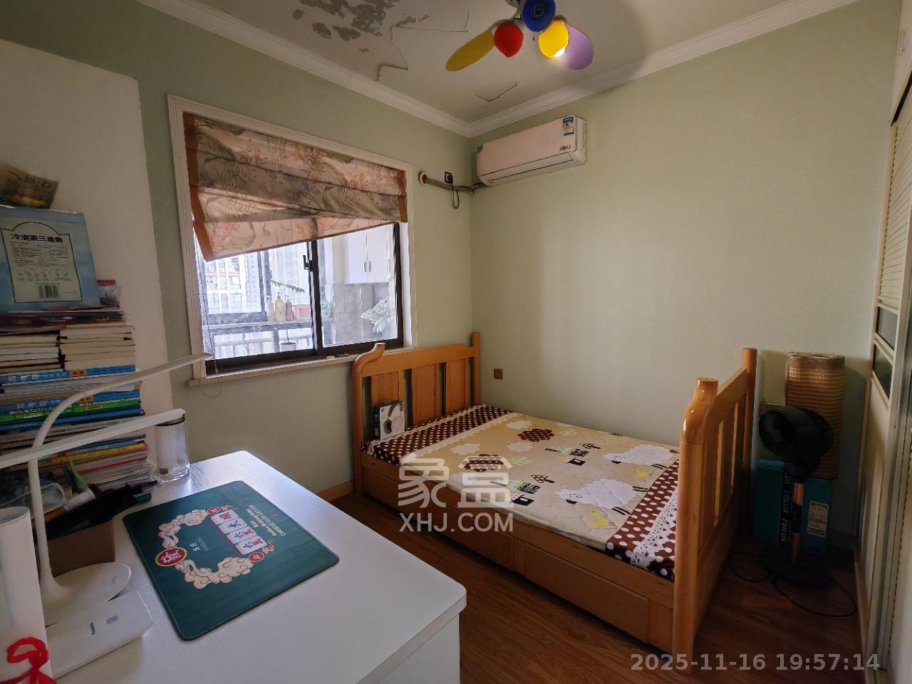 旭辉华庭 3室2厅1卫 2400.0元/月 旭辉华庭 3室2厅1卫 2400.0元/月室内图