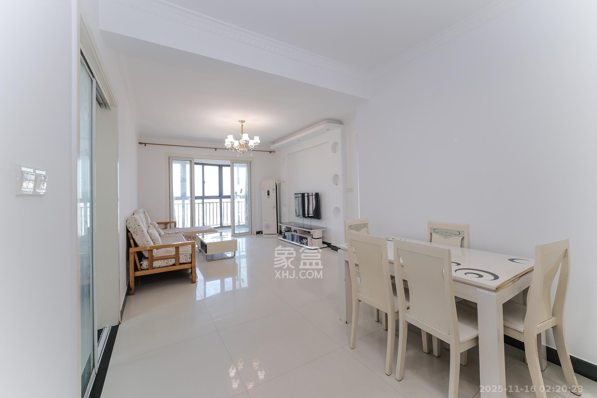 世景华庭 2室2厅1卫 42.8万 世景华庭 2室2厅1卫 42.8万客厅