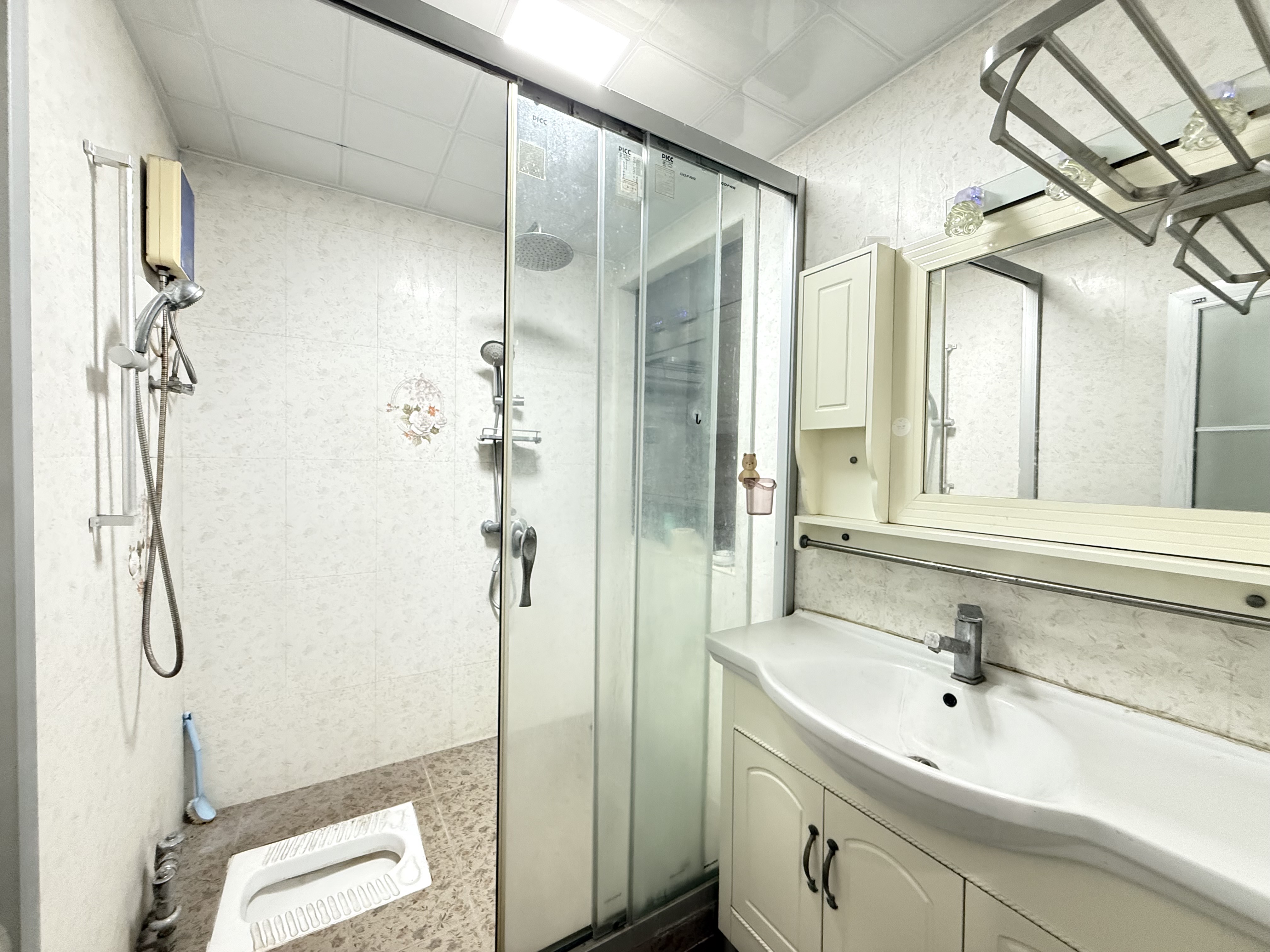 江畔人家 3室2厅2卫 3500.0元/月 江畔人家 3室2厅2卫 3500.0元/月室内图