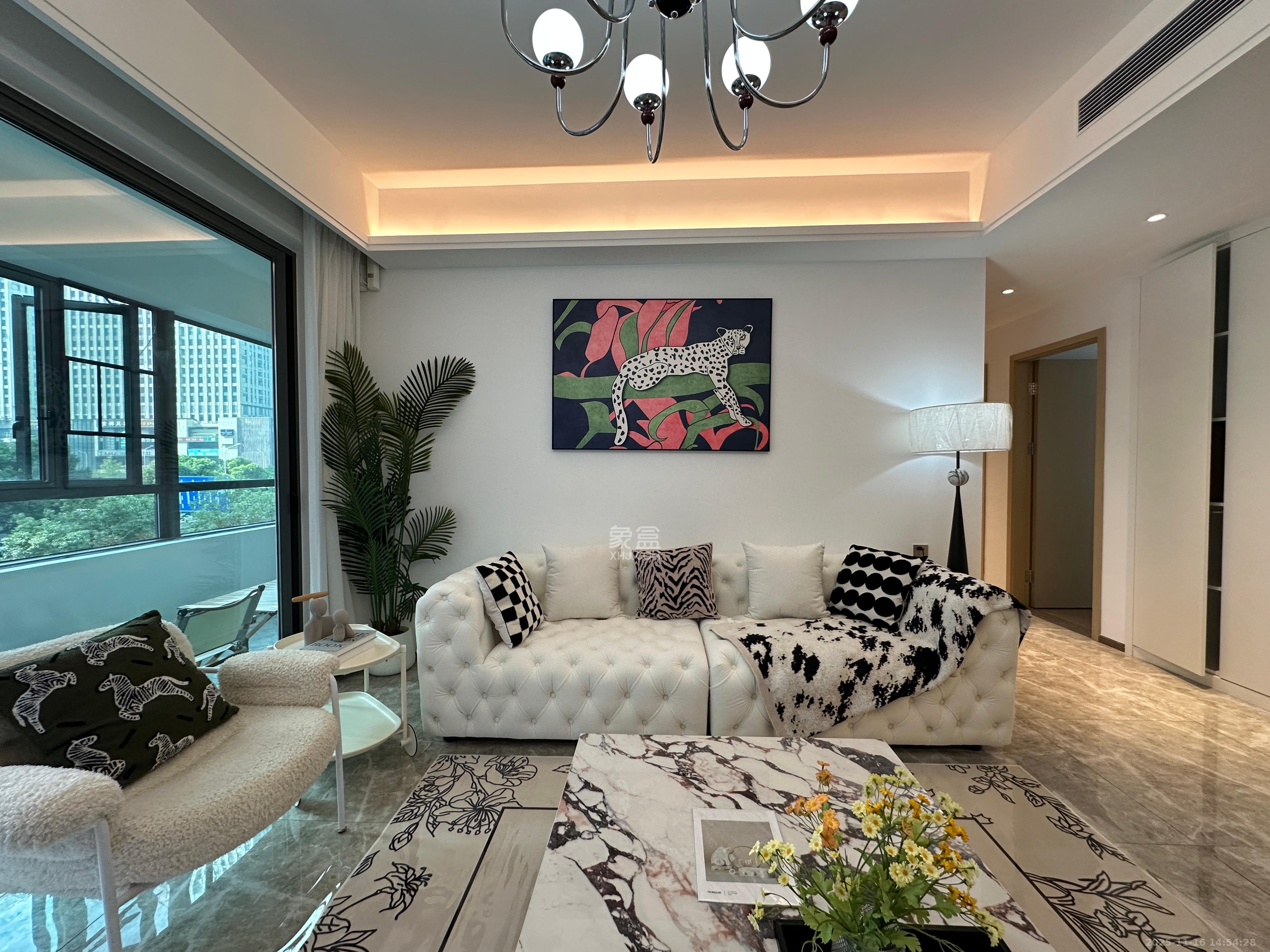 复地滨江金融中心  4室2厅2卫    6900.0元/月室内图