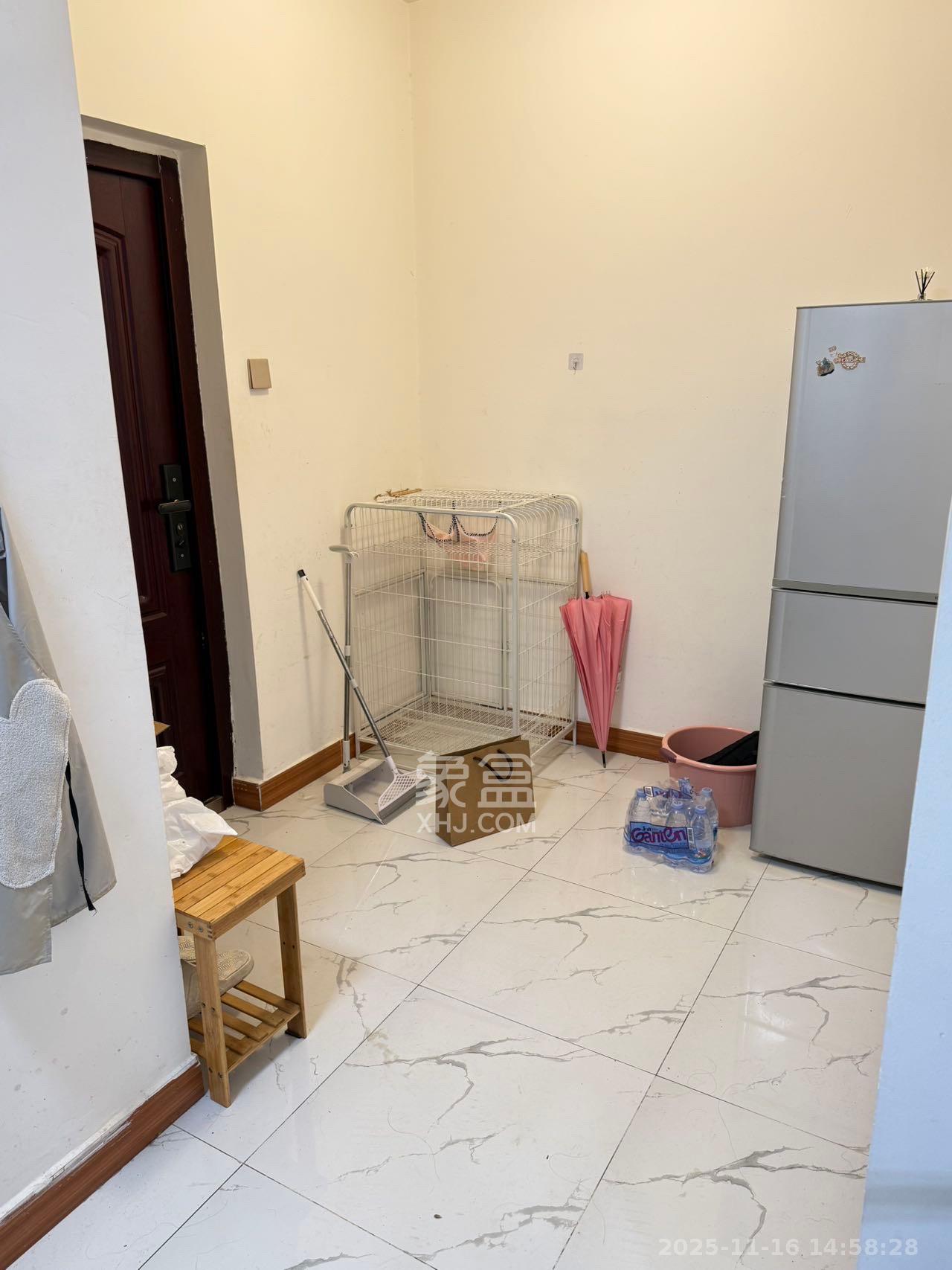 东怡外国（南湖一号)  1室1厅1卫    1700.0元/月室内图