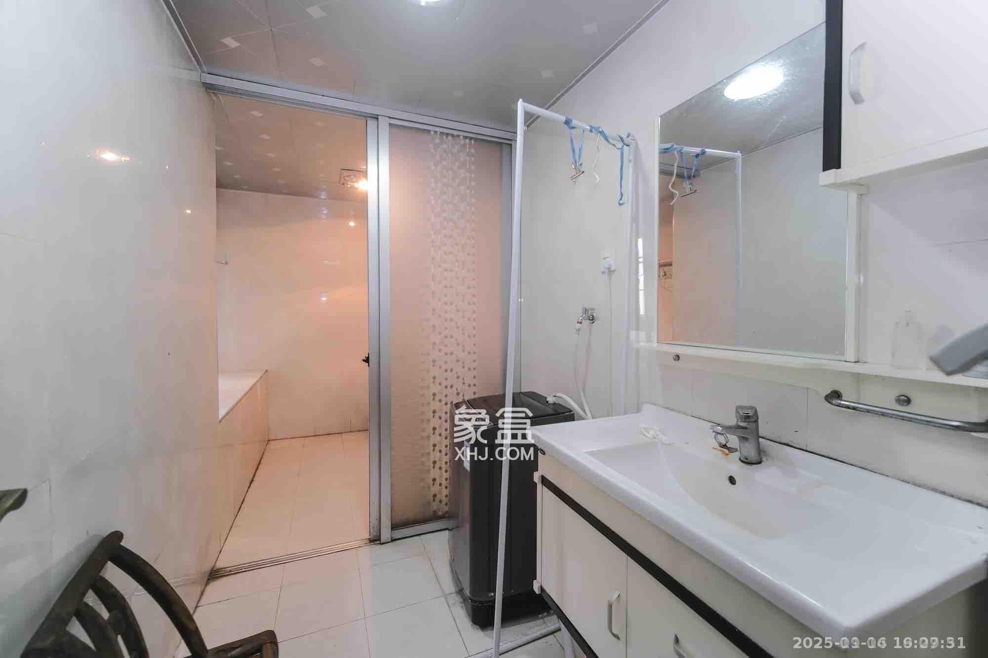 山水湾  3室2厅1卫    1600.0元/月室内图