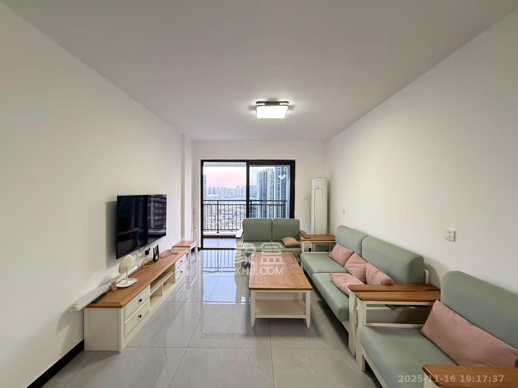 龙湖碧桂园天宸原著  3室2厅1卫    3200.0元/月