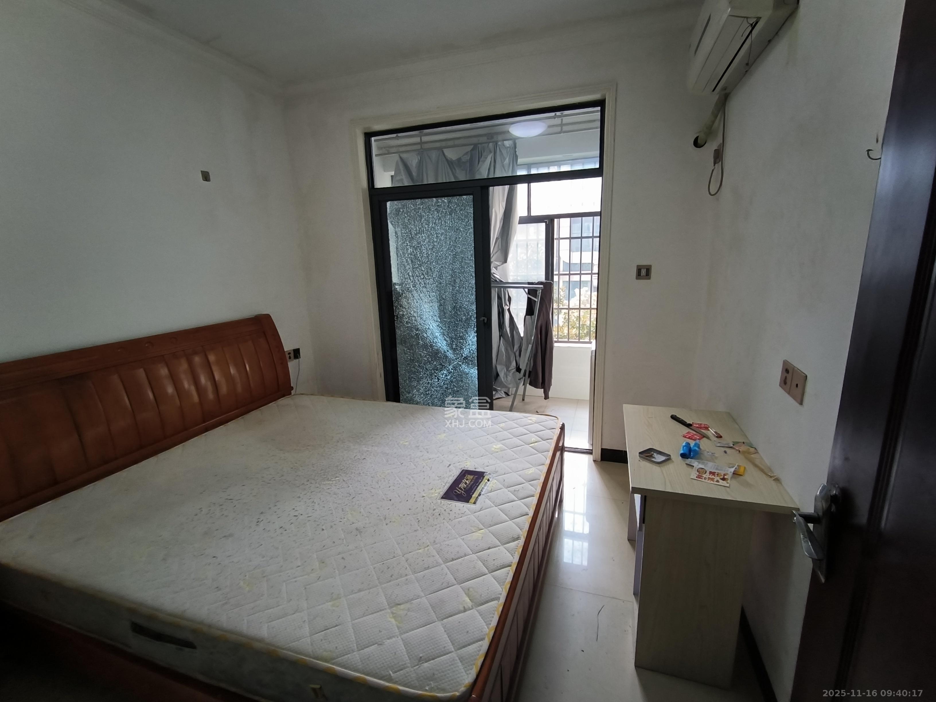 荣盛花语馨苑 3室2厅1卫 2300.0元/月 荣盛花语馨苑 3室2厅1卫 2300.0元/月室内图