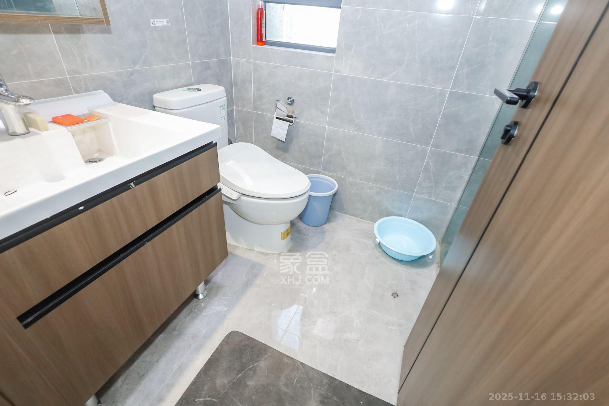 卓越中寰  4室2厅1卫    5500.0元/月室内图