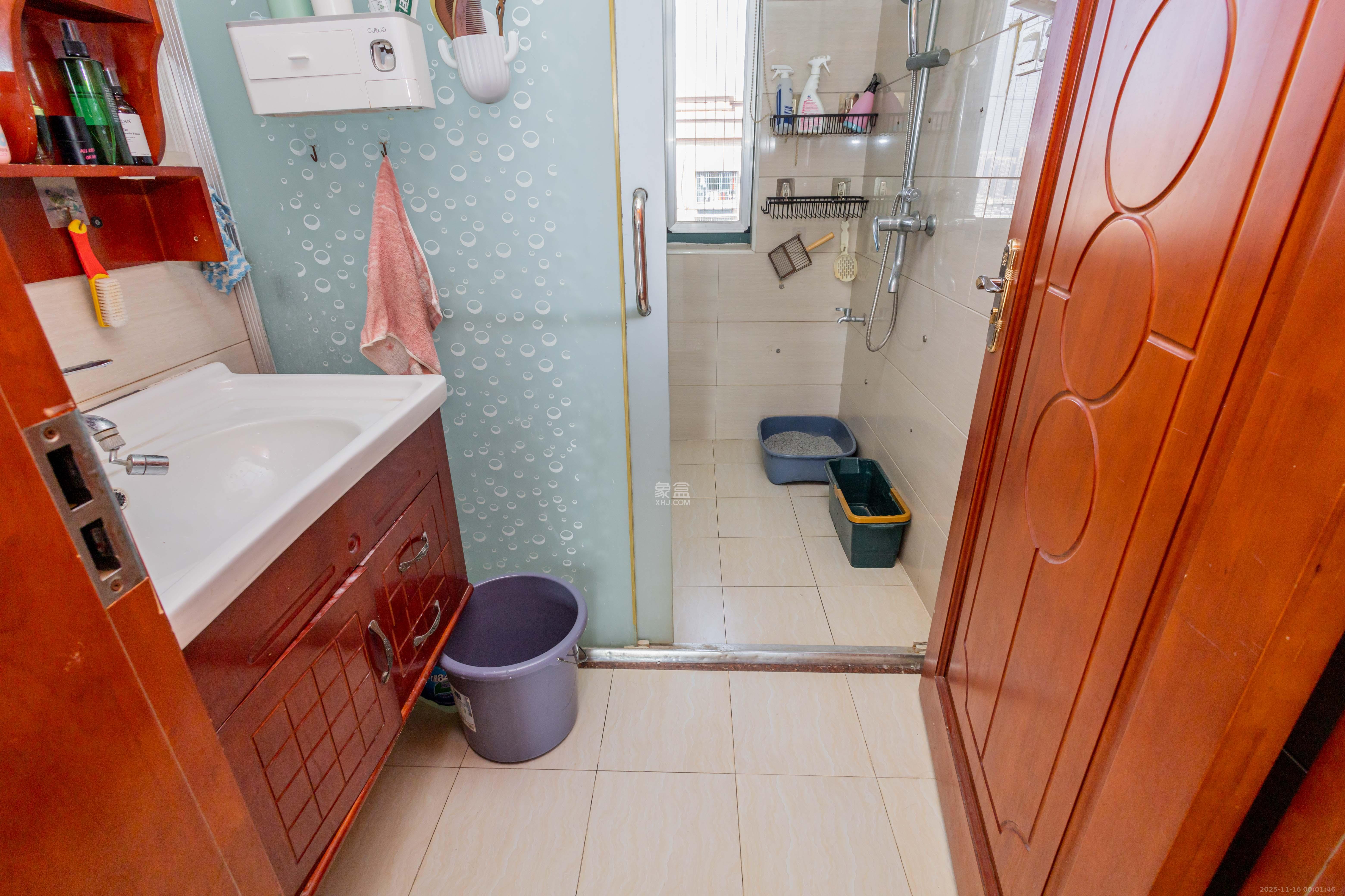 才子佳郡 4室2厅2卫 76.0万 才子佳郡 4室2厅2卫 76.0万卫生间