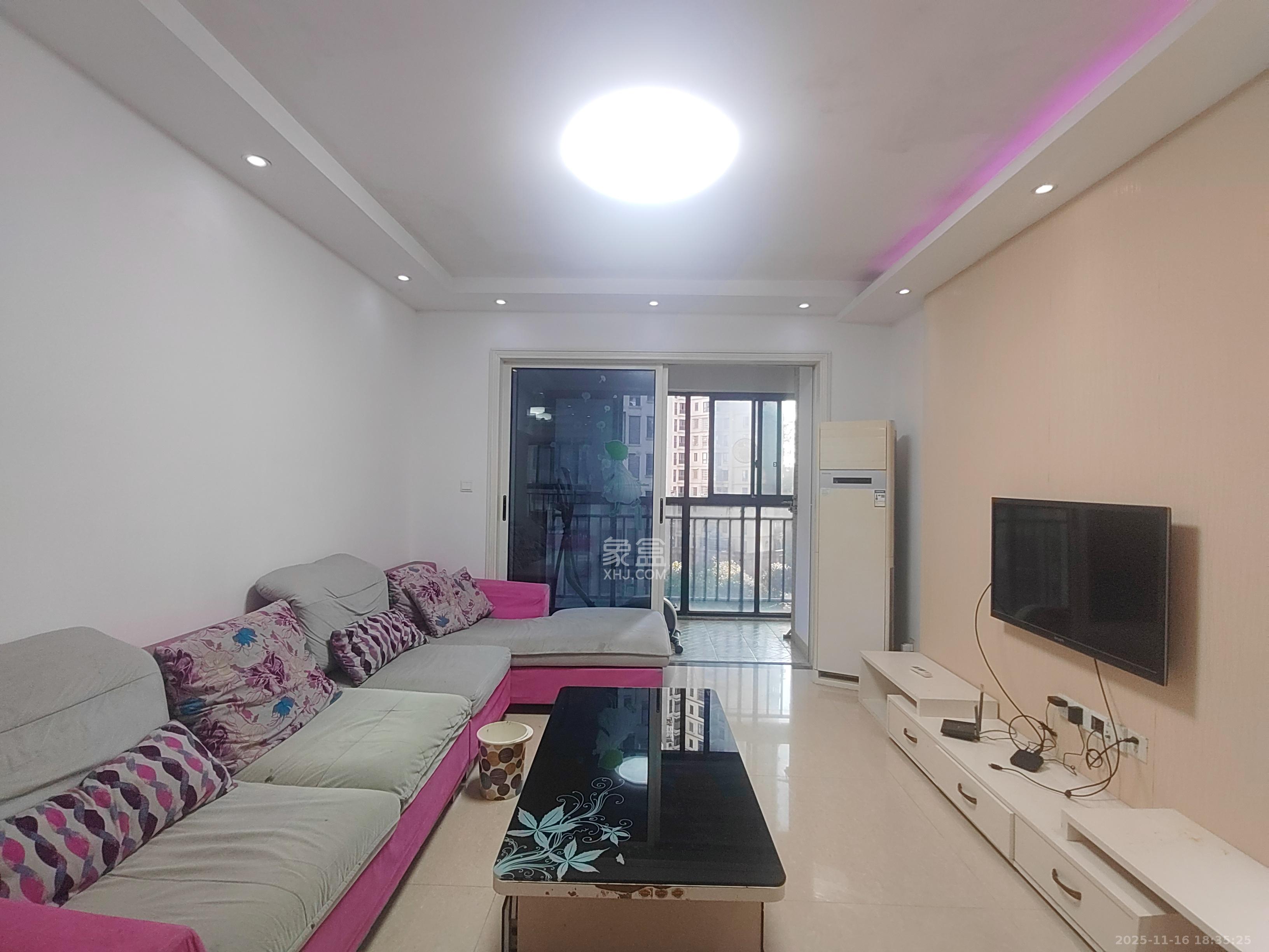 保利麓谷林语E区  3室2厅1卫    2350.0元/月