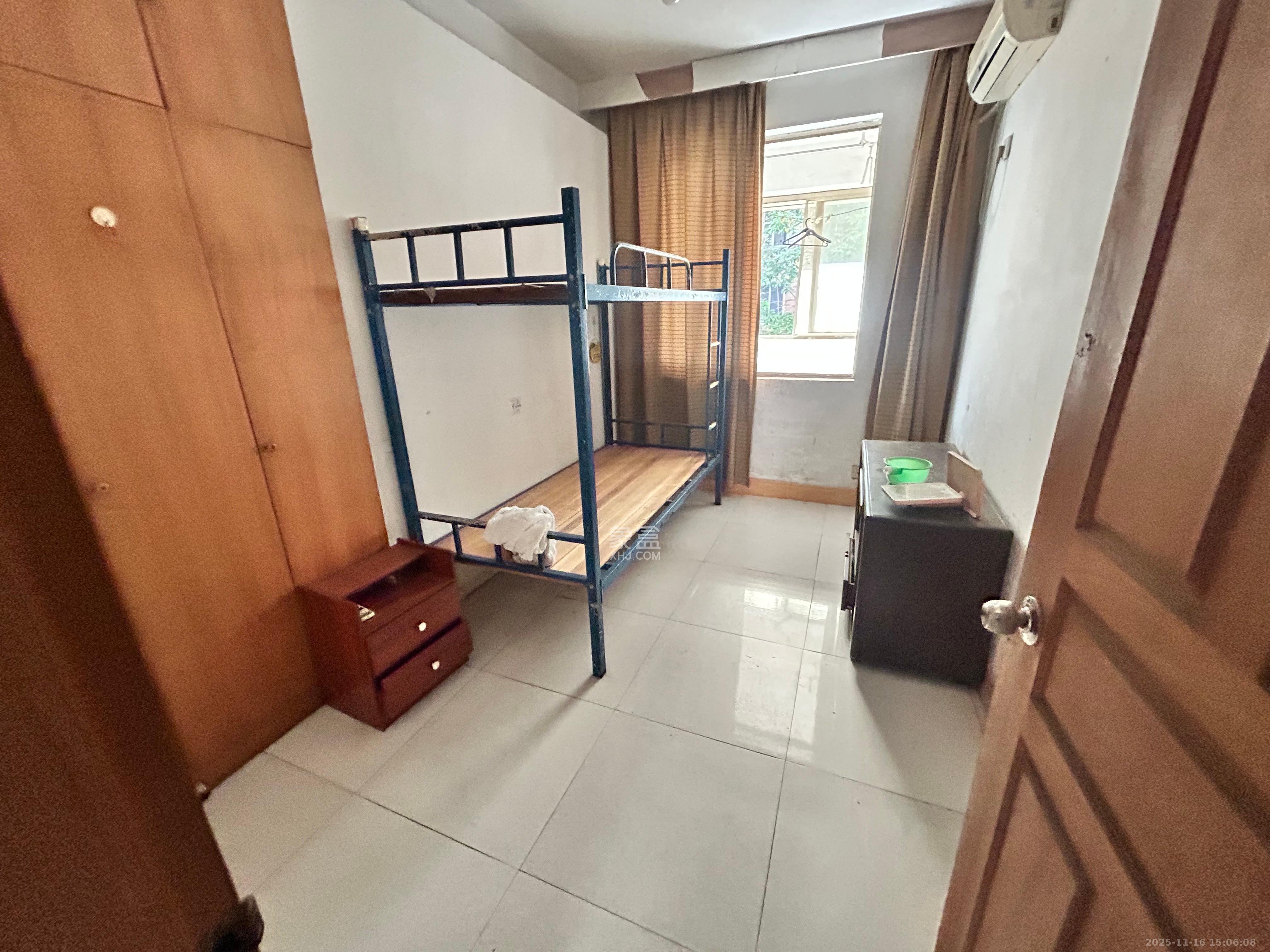 芙蓉公寓  1室2厅2卫    2500.0元/月室内图