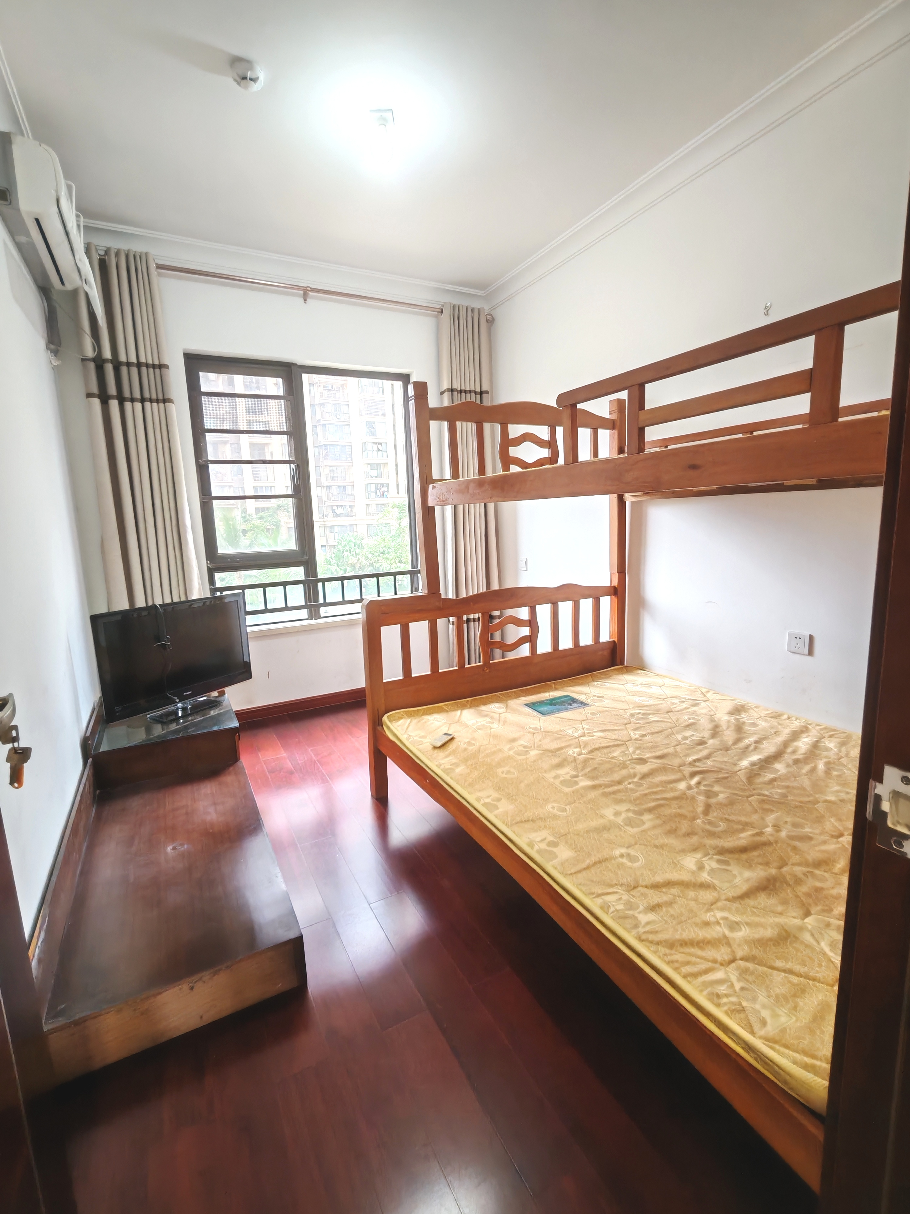 中海锦城  3室2厅2卫    3300.0元/月室内图