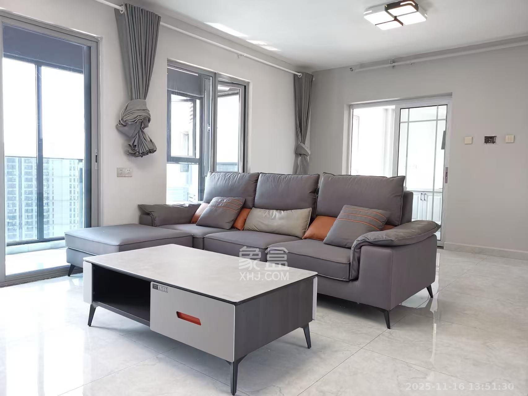 保利天禧D区  4室2厅2卫    4000.0元/月