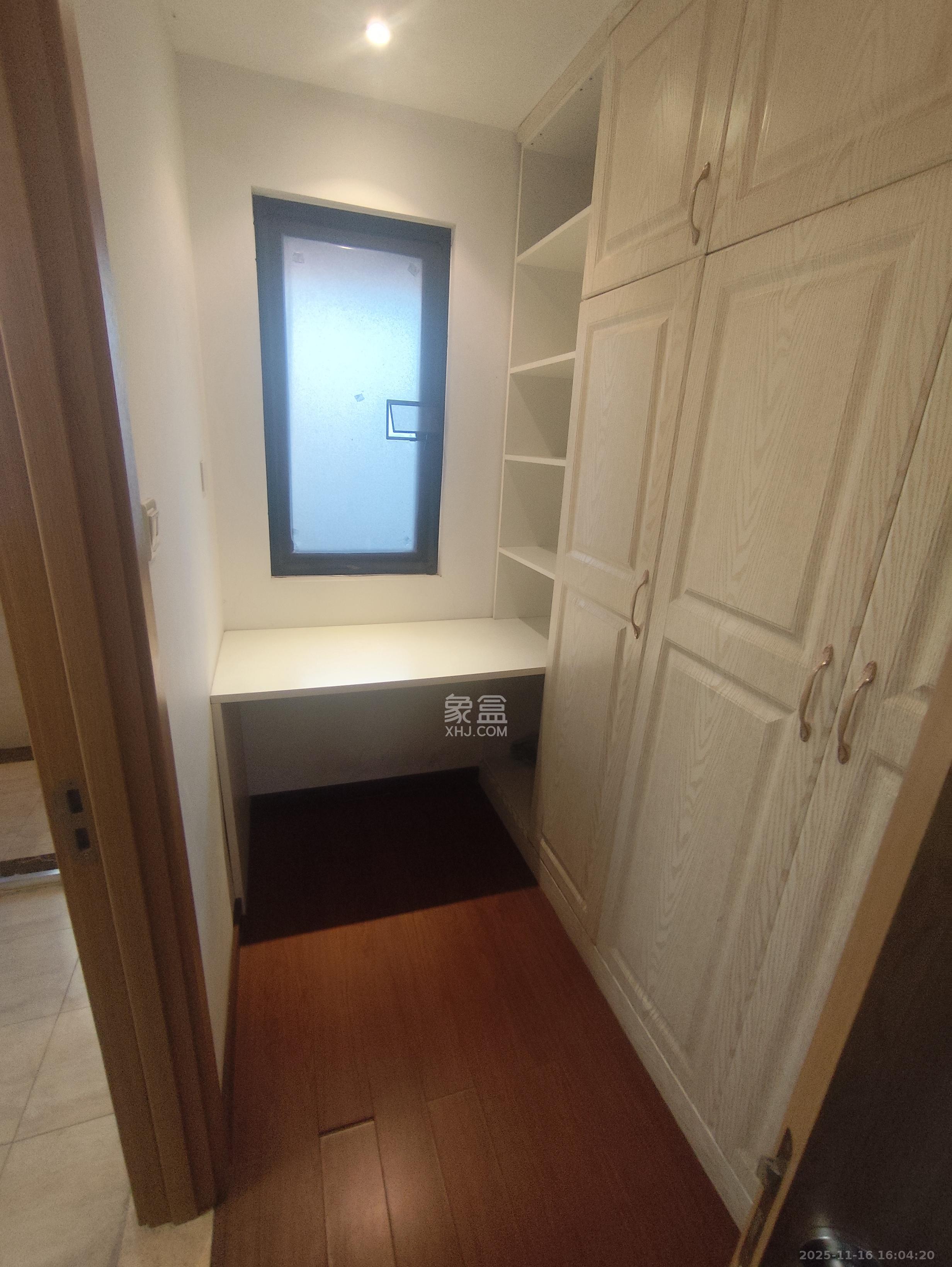 万科魅力之城非凡里  3室2厅2卫    2300.0元/月室内图