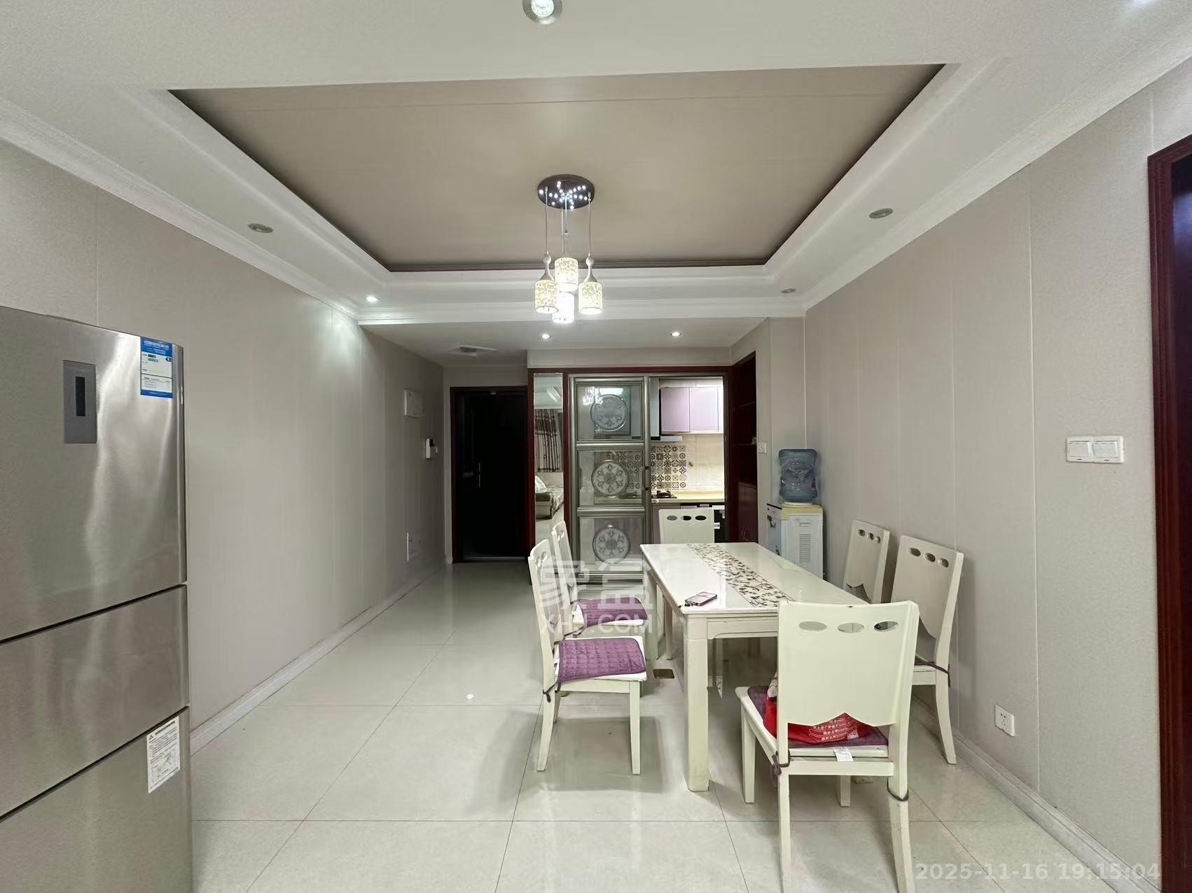 华润凤凰城三期  3室2厅1卫    1800.0元/月室内图