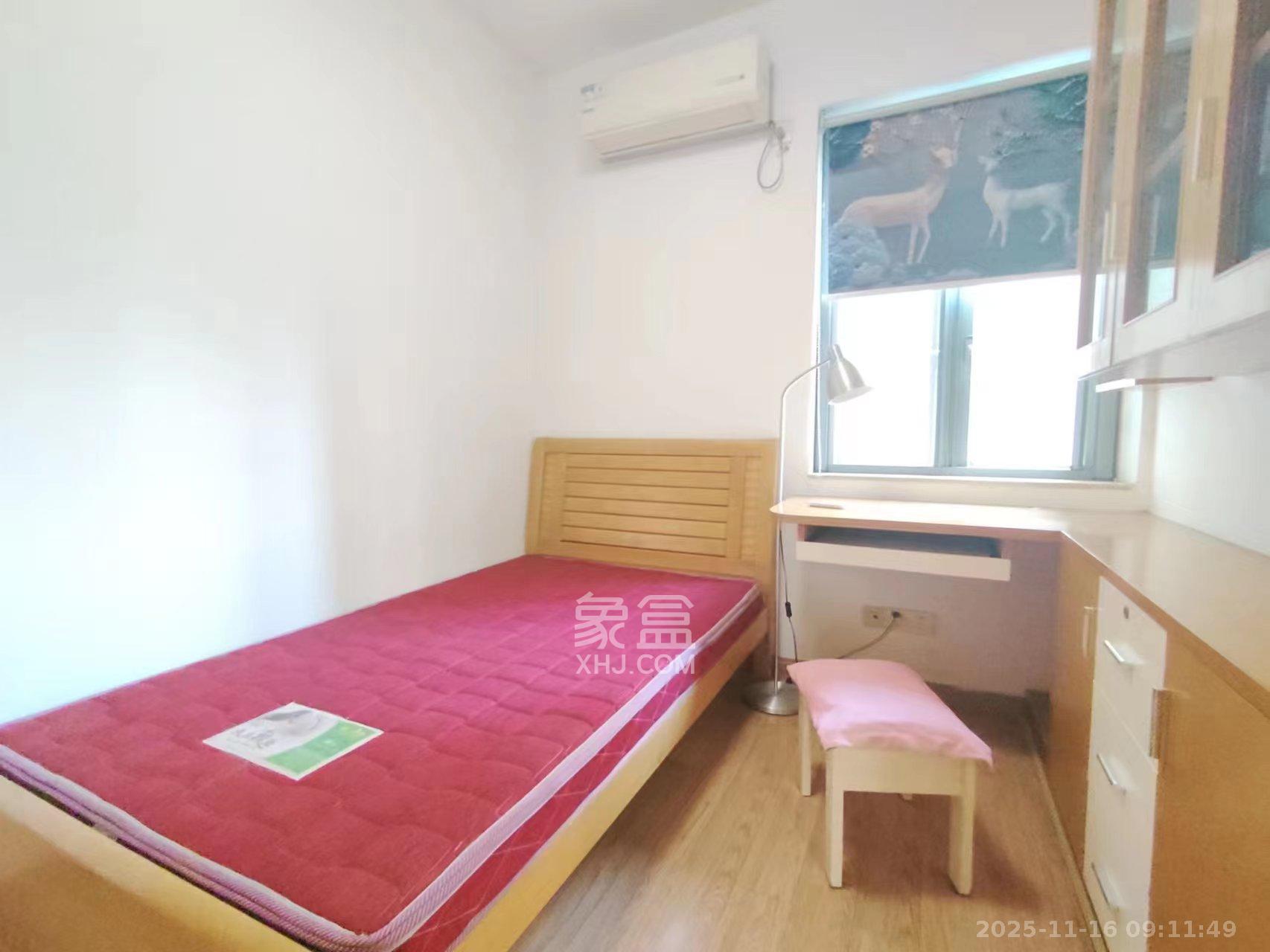 新城新世界一二三期  2室2厅1卫    2500.0元/月室内图