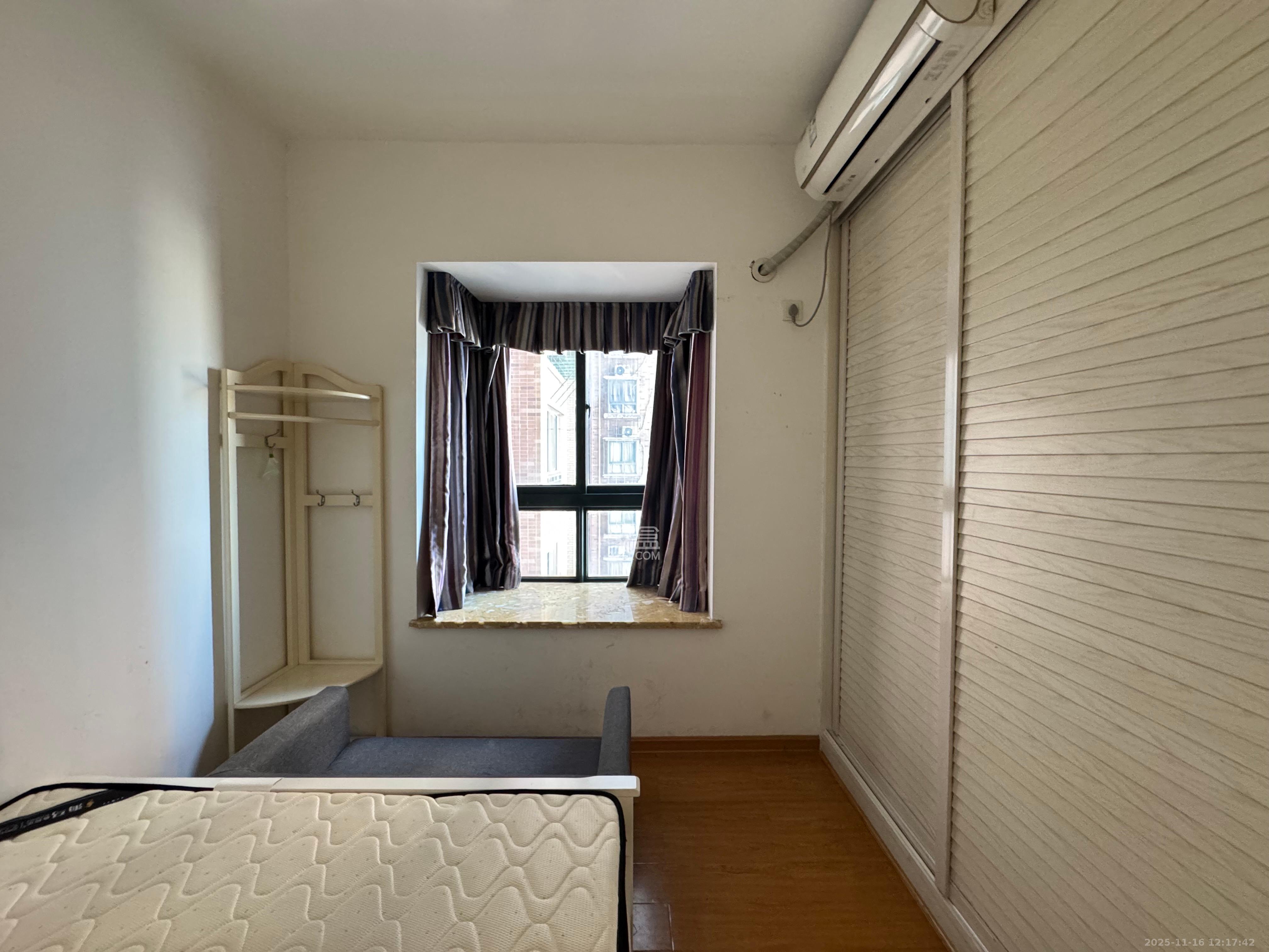 东玺门  2室1厅1卫    2300.0元/月室内图