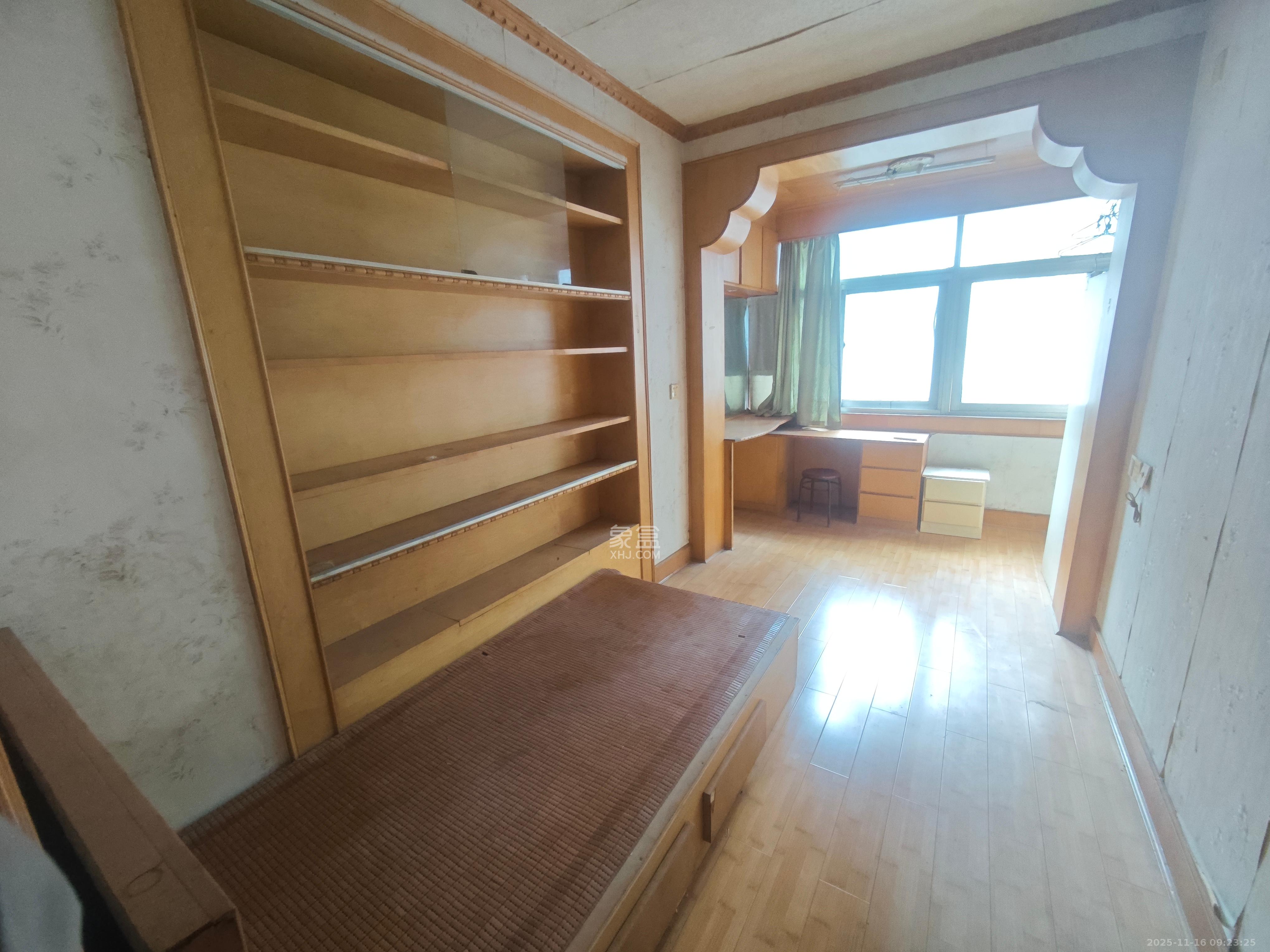 景园小区  1室2厅1卫    2200.0元/月室内图