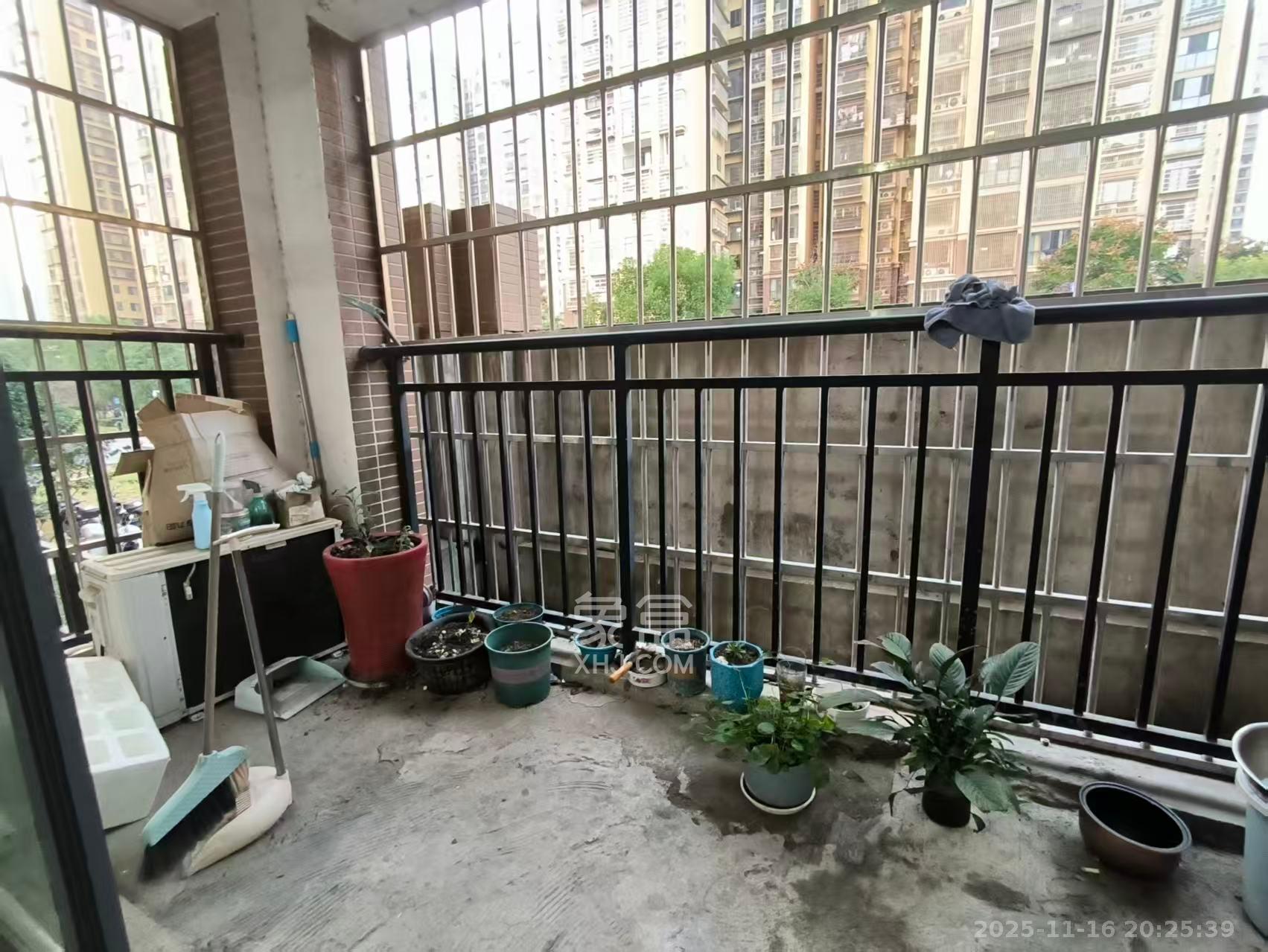 星城新宇川河苑  3室2厅1卫    2000.0元/月室内图