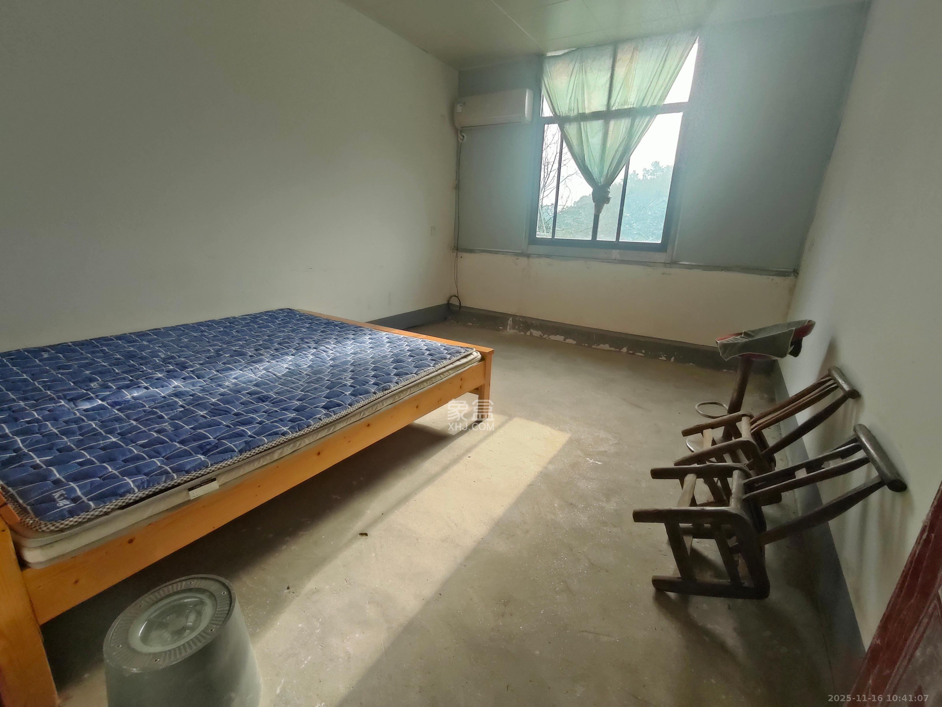 银星村散盘  3室1厅1卫    1200.0元/月室内图