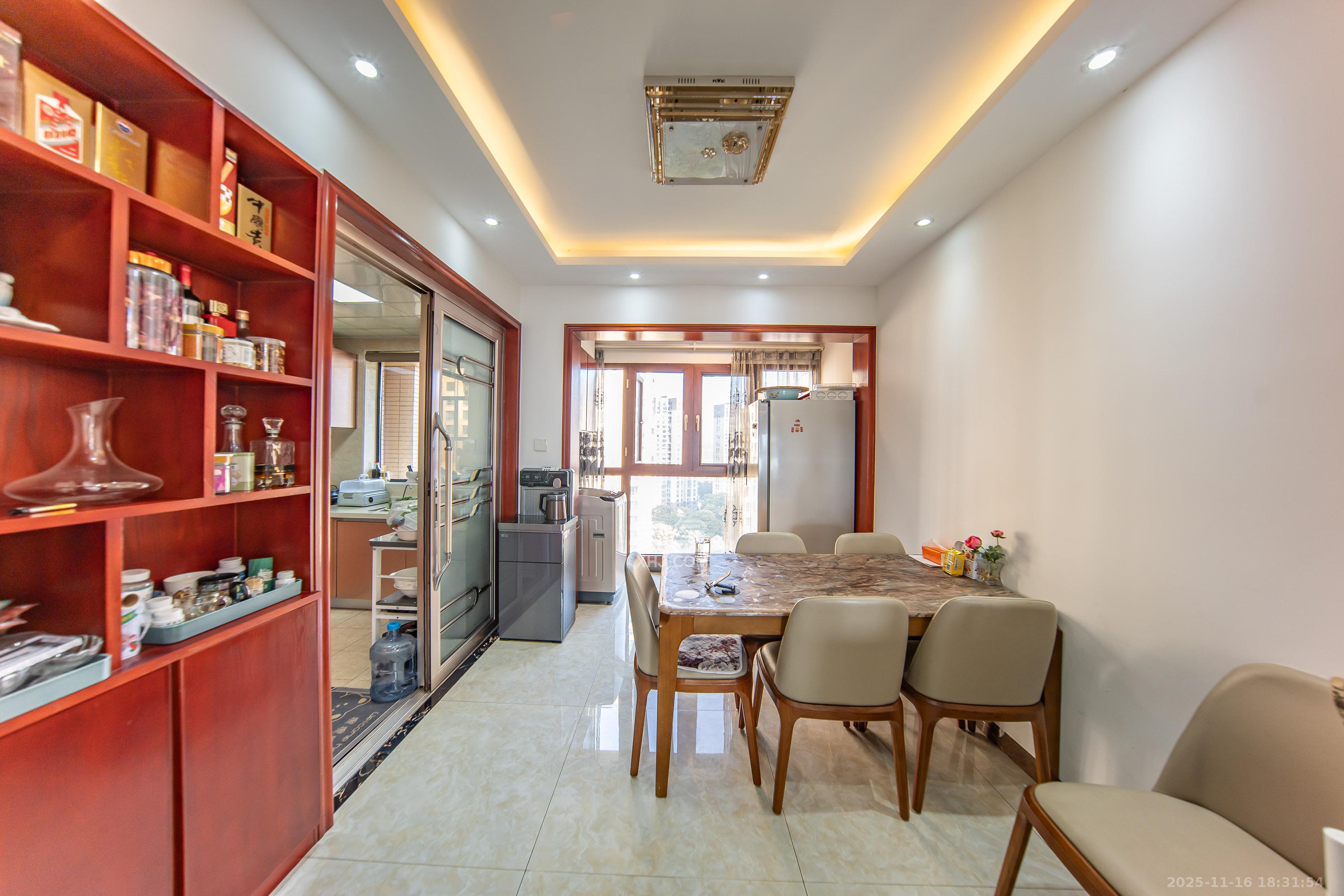 湘熙水郡（观澜海赋家园）  4室2厅2卫    170.0万客厅